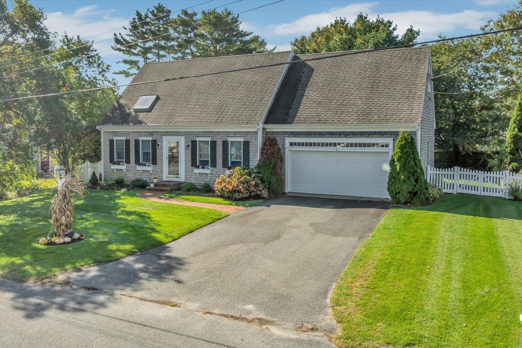 13 Nightingale Dr — photo