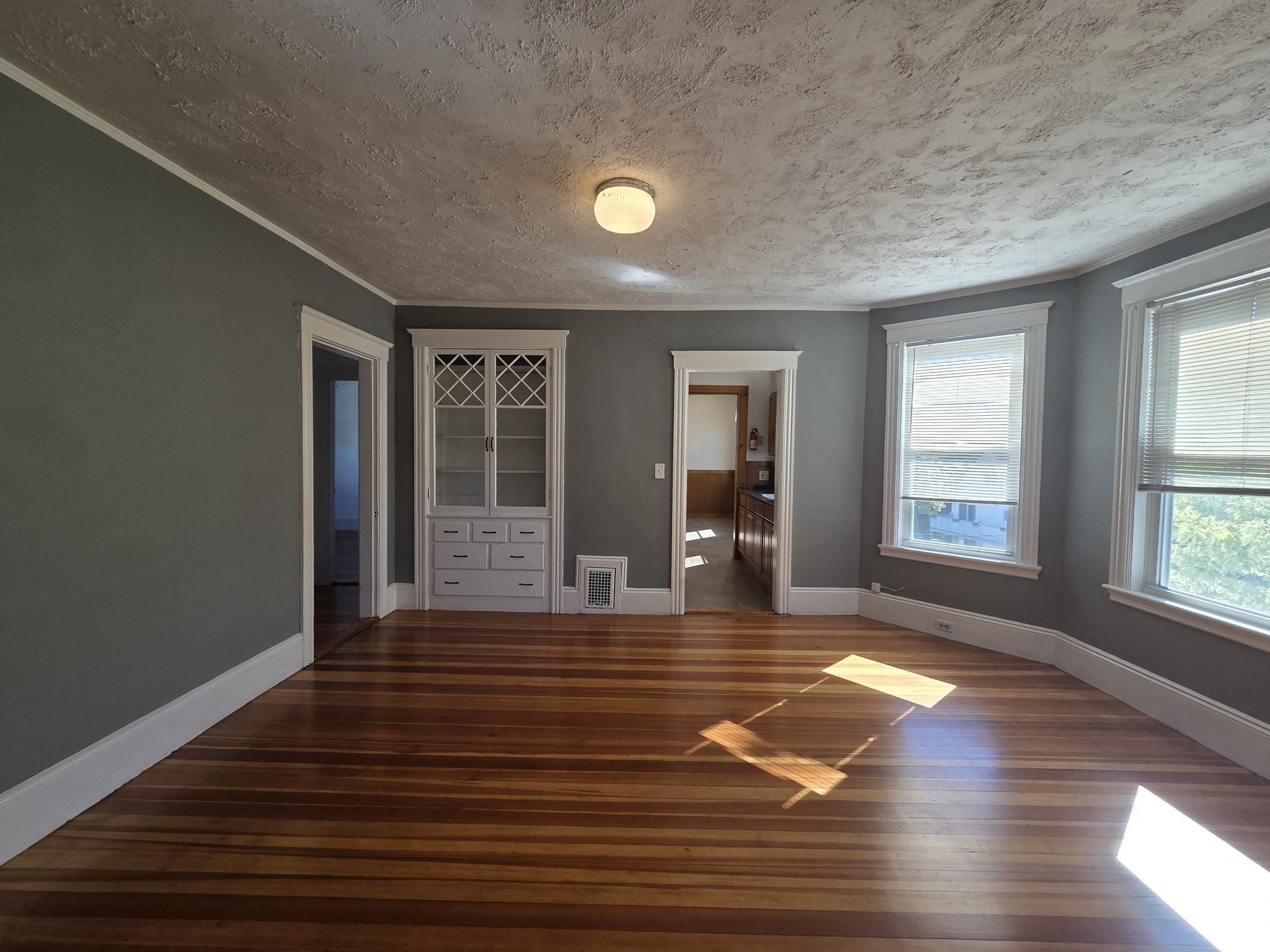 1-3 Everett St #3 — photo
