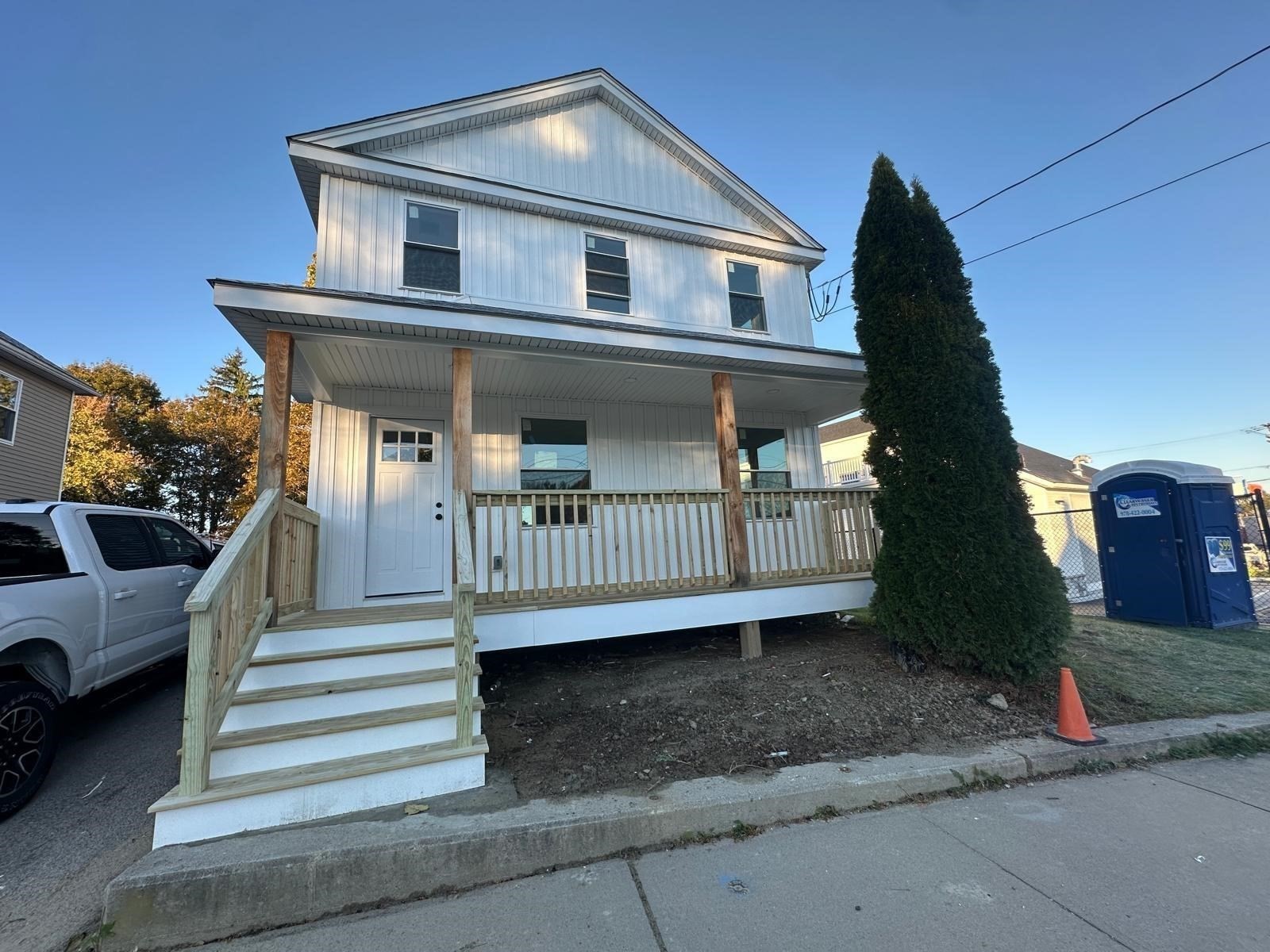 8 Thompson Rd — photo