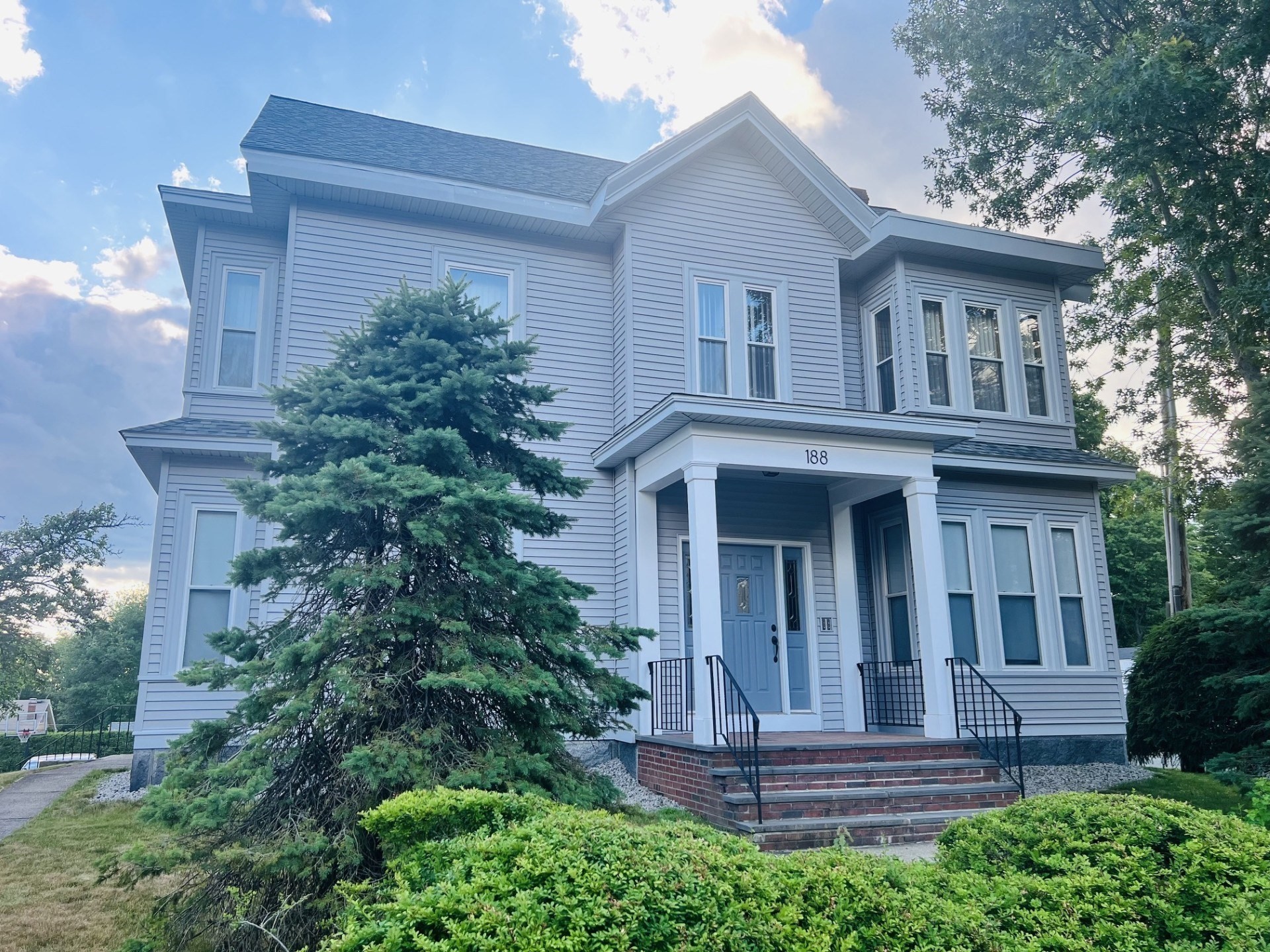 188 North Franklin Street #2R — photo