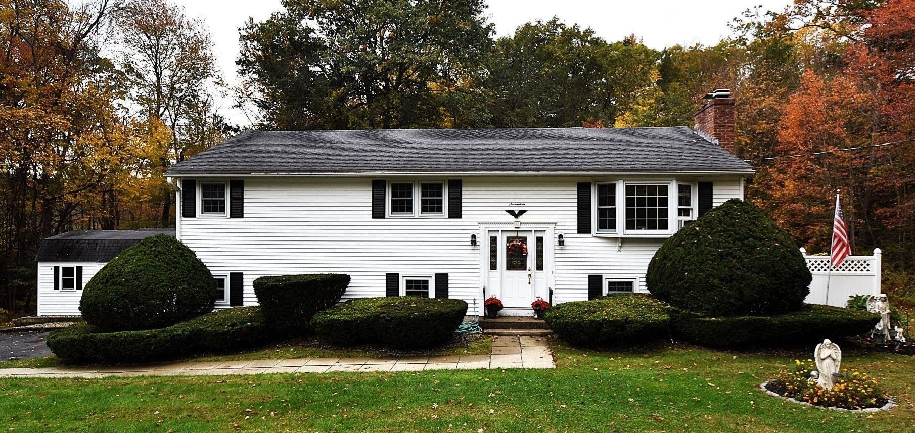 17 Wedgewood Ln — photo