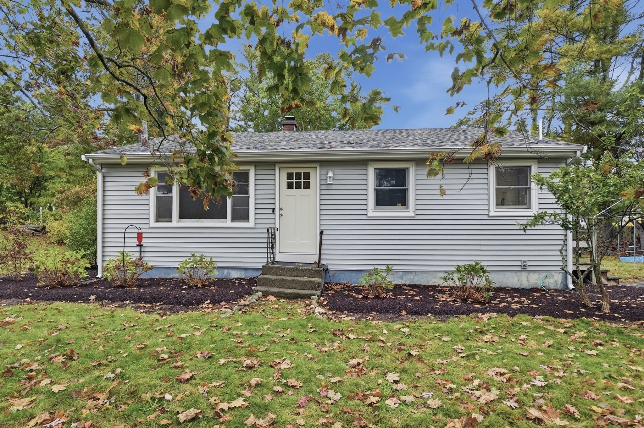 5 White Pine Ln — photo
