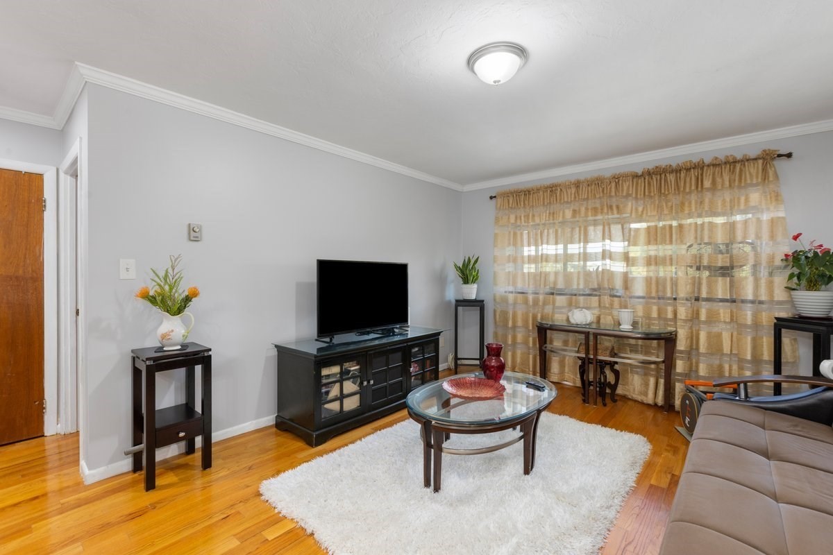 624 Hyde Park Ave #D3 — photo