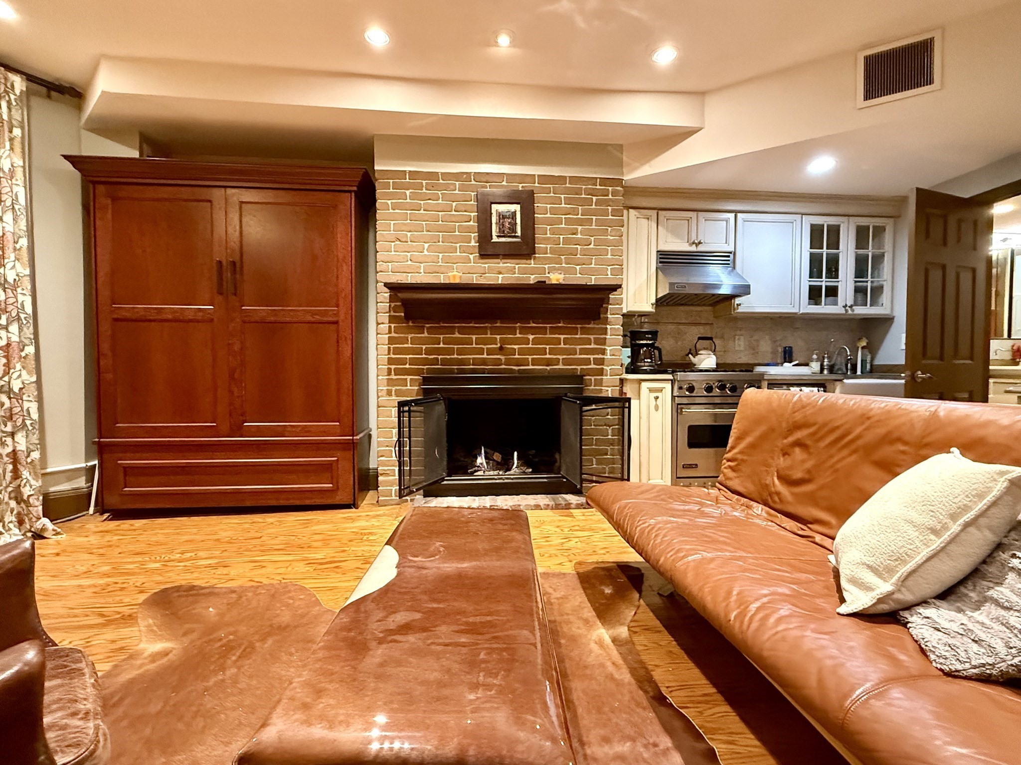326 Dartmouth St. Unit Br — photo