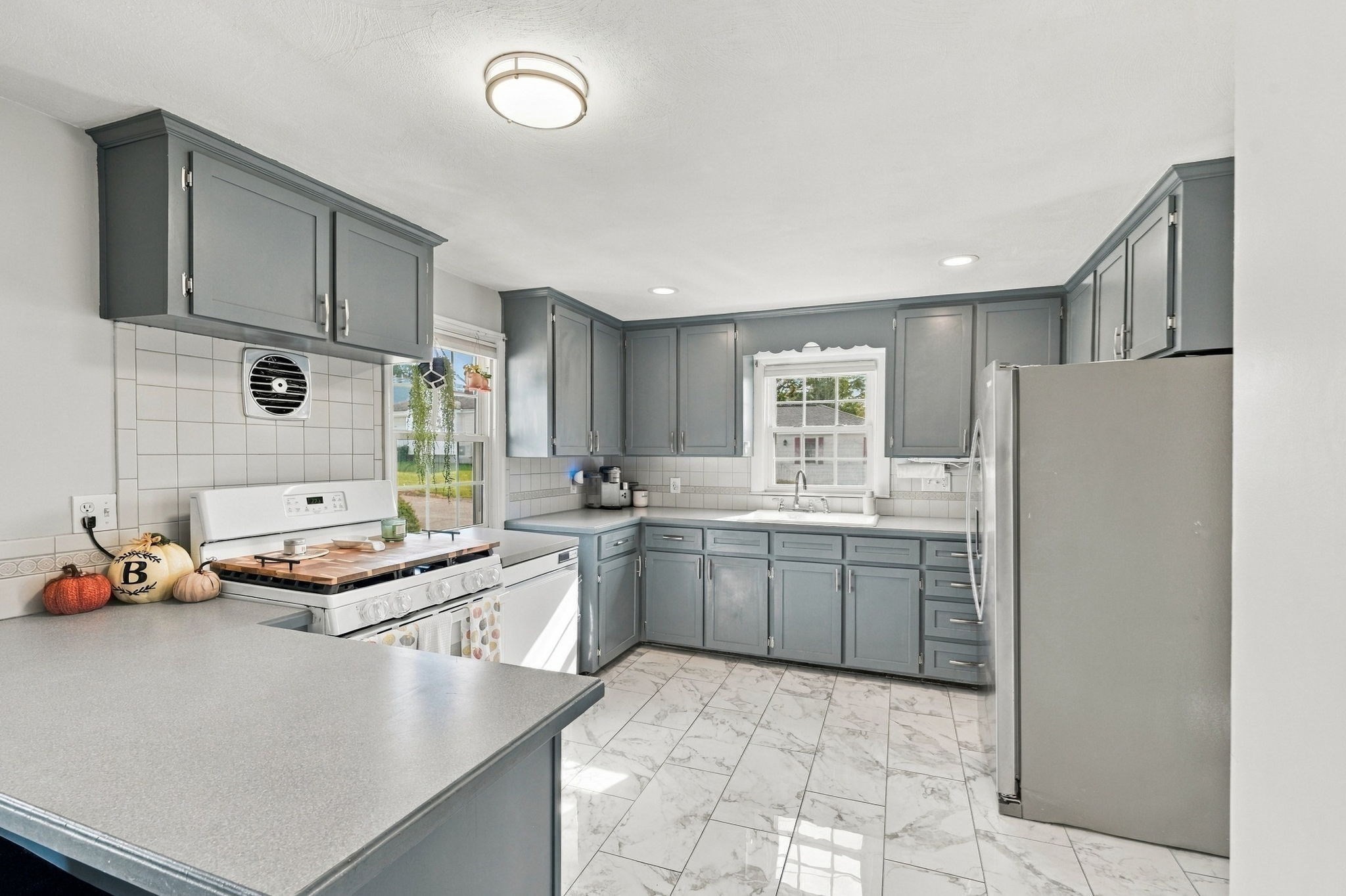 258 Goodwin Street, Fall River, MA 02724 — photo 3