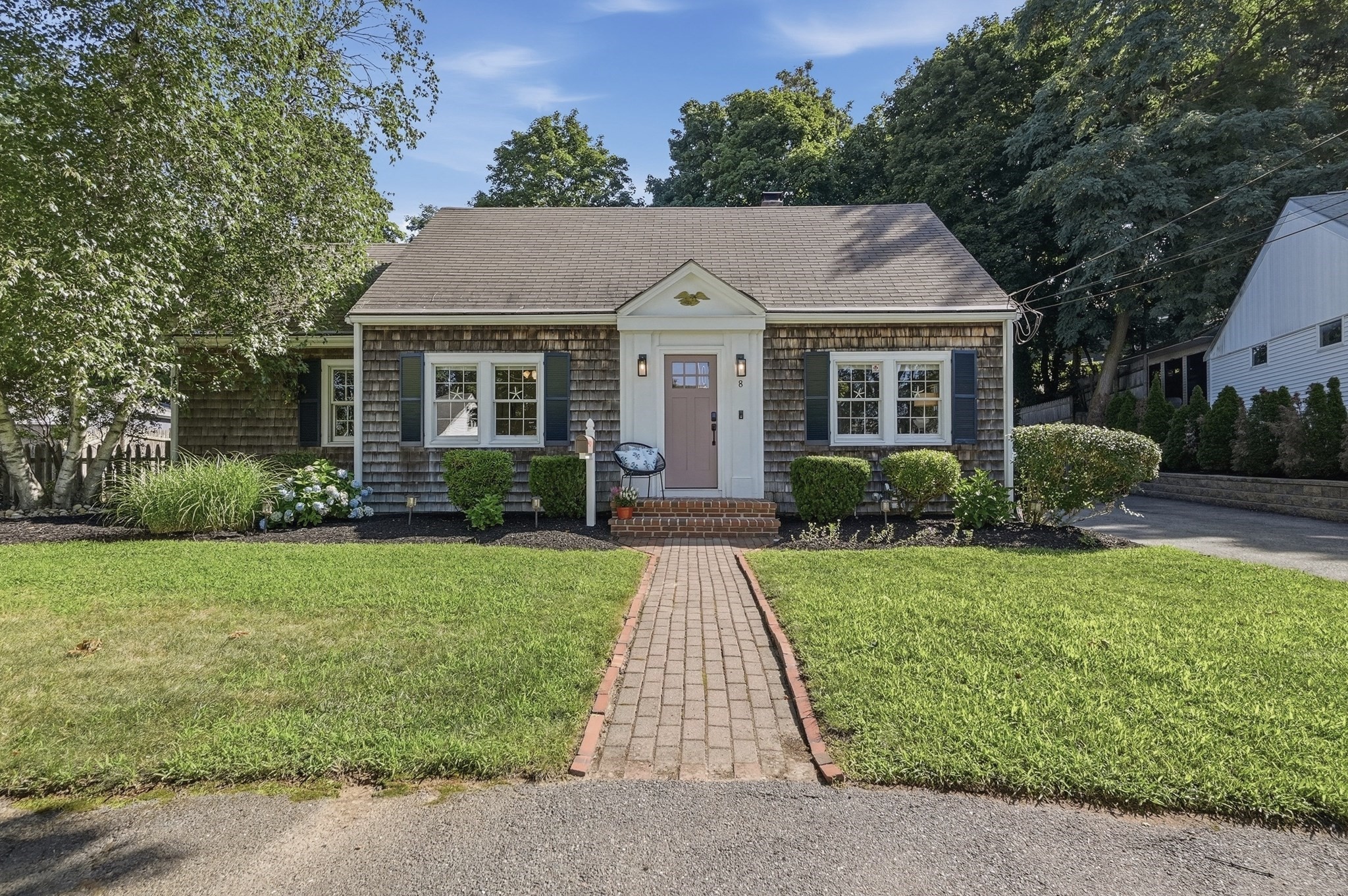 8 Elmwood Circle — photo