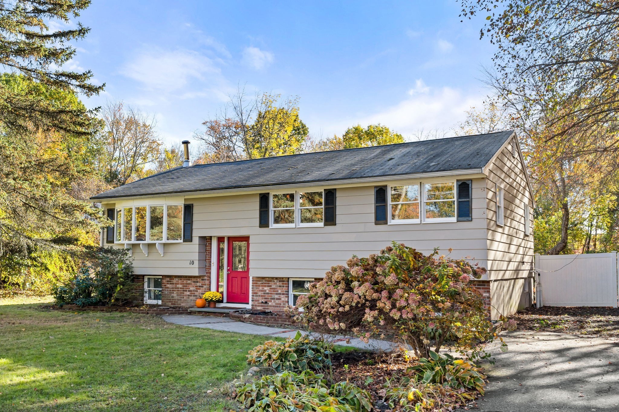 10 Garden Brook Rd — photo
