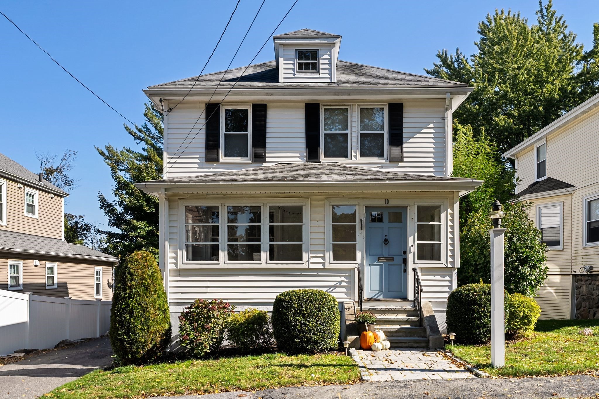 10 Nahanton Ave — photo