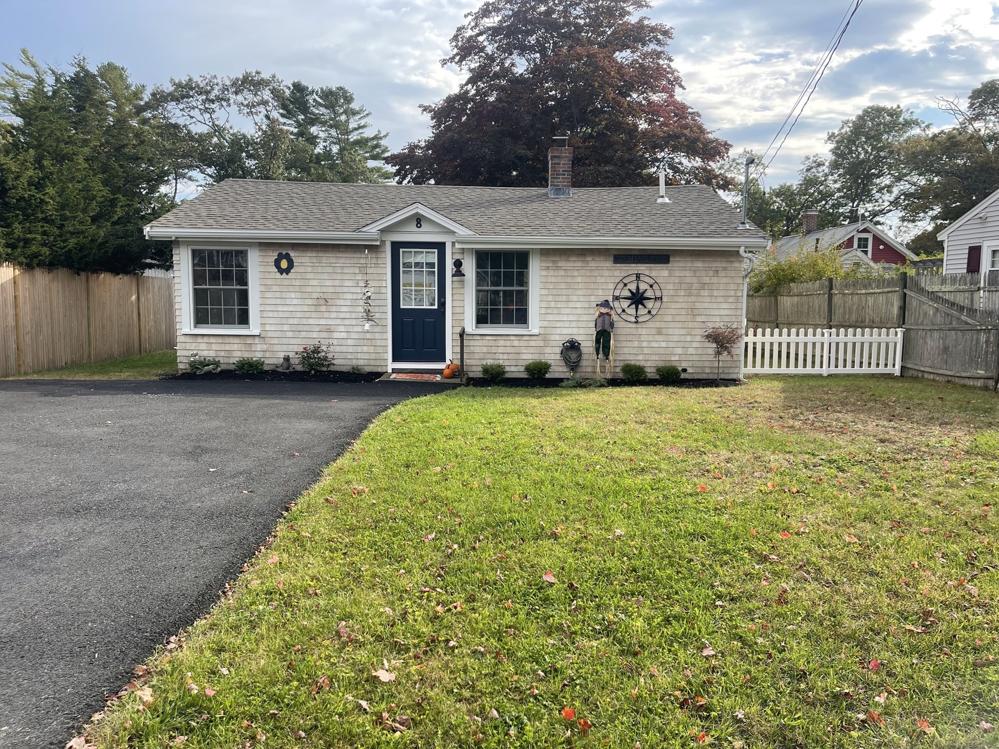 8 Bungalow Ln — photo