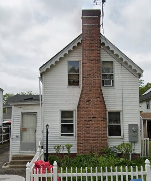 324 Oakland St — photo
