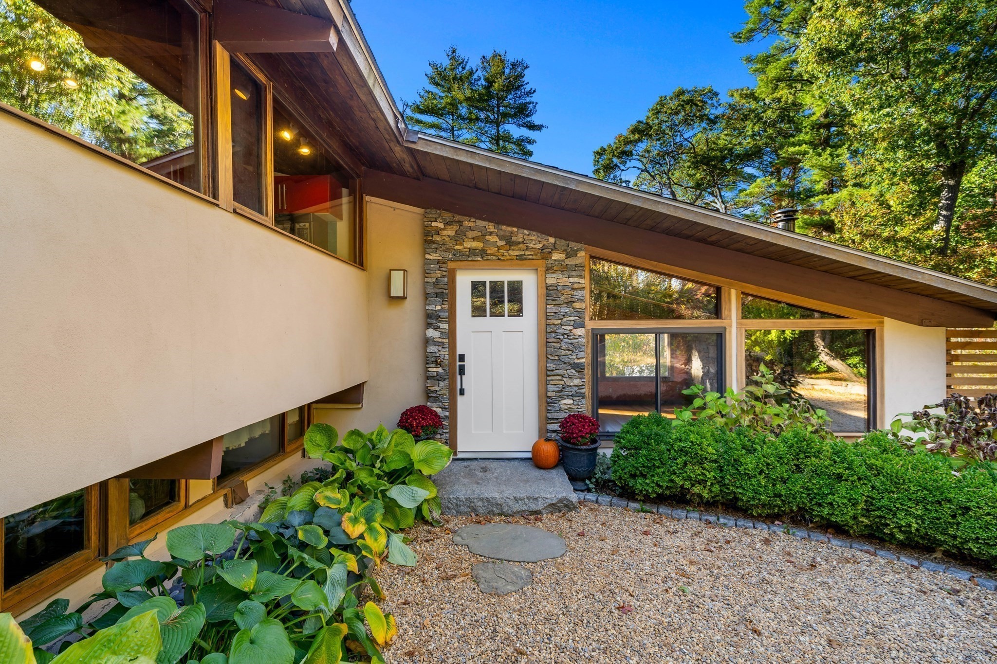 10 Don Byrne Way, Hamilton, MA 01982 | Realty.com