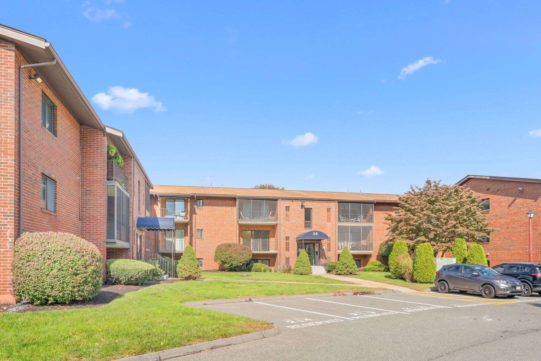 221 Oak St #34 Unit 14-34 — photo
