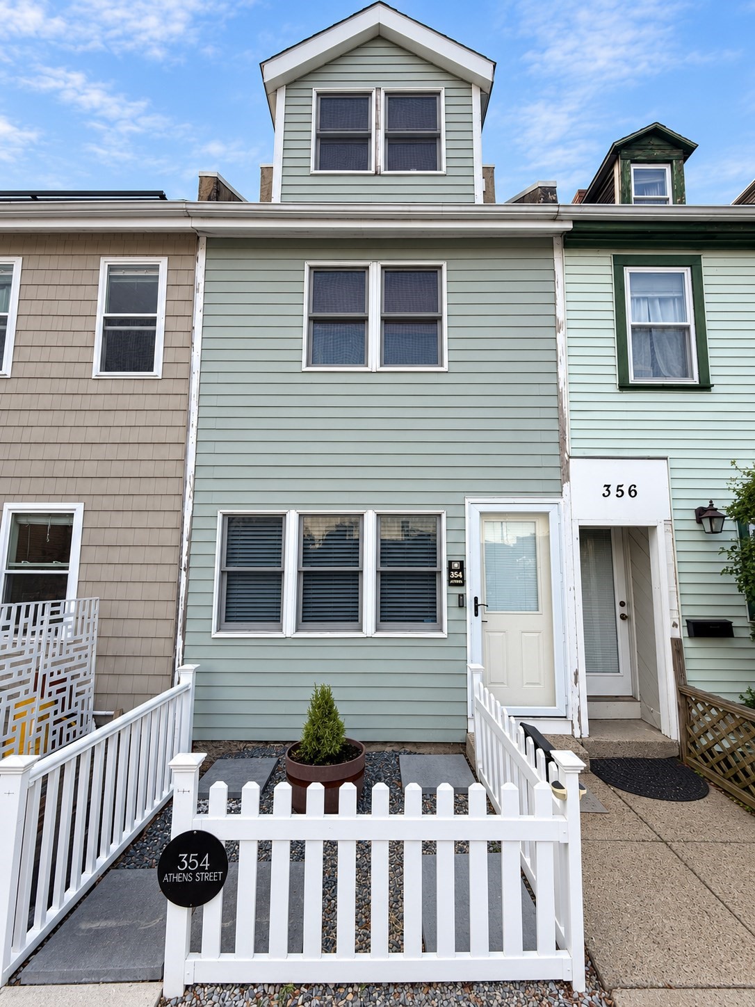 354 Athens St — photo