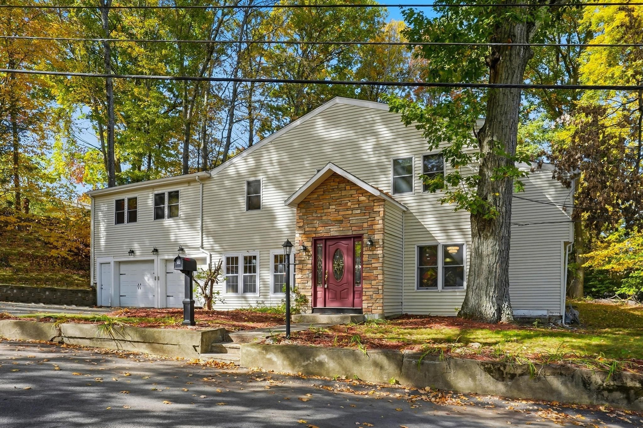17 Pathwood Ave — photo