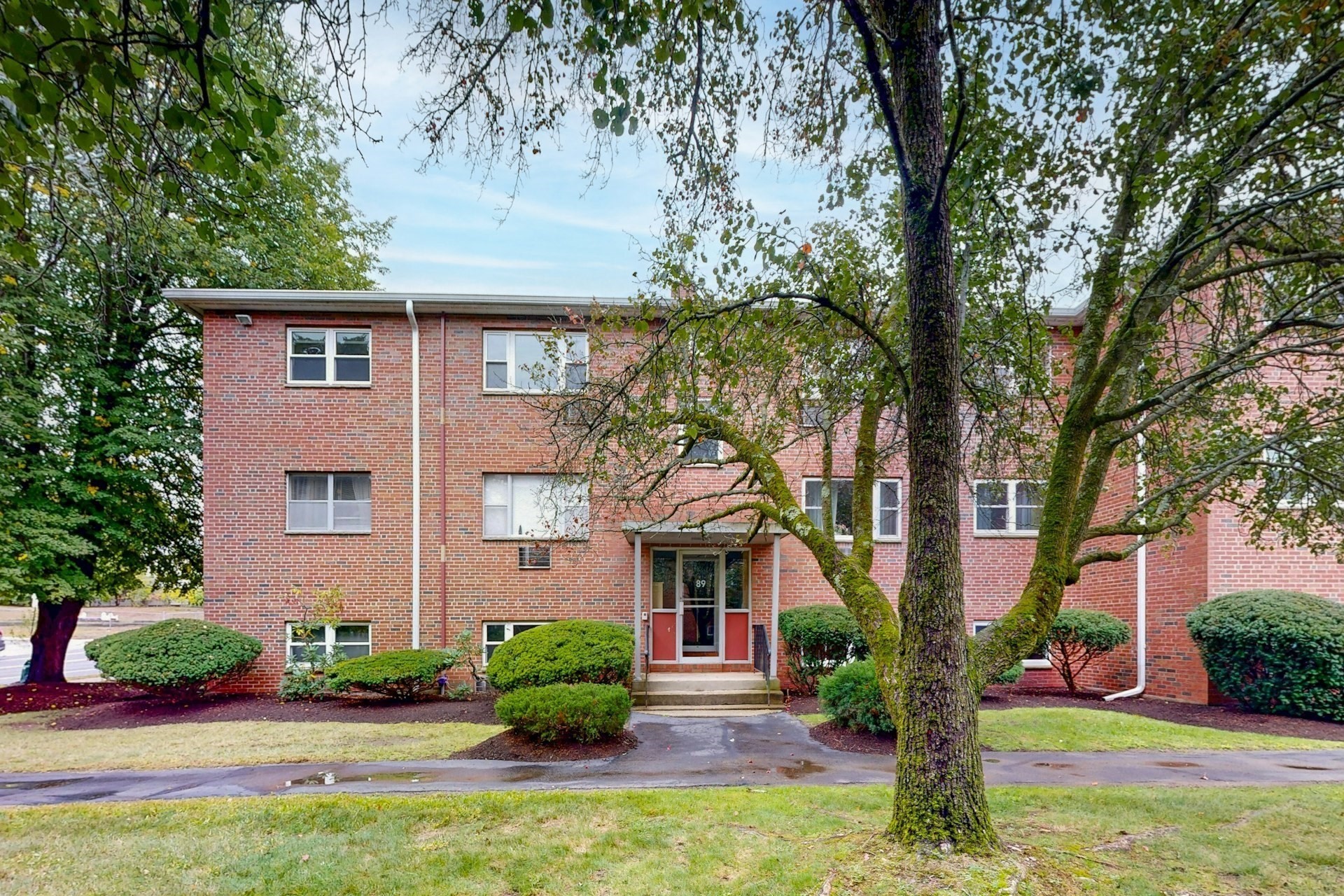 89 Walnut St #5 — photo