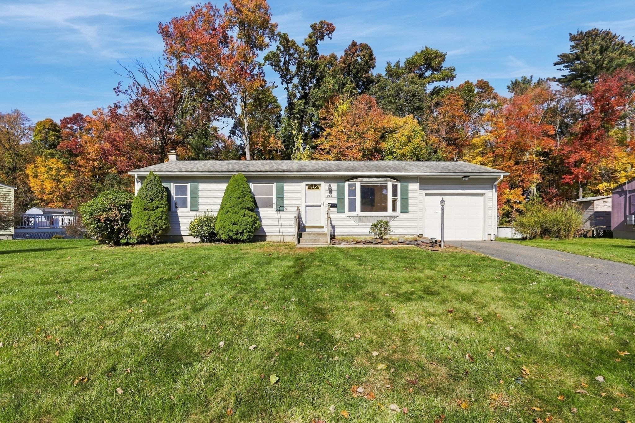 286 Peekskill Avenue, Springfield, MA 01129 — photo 2