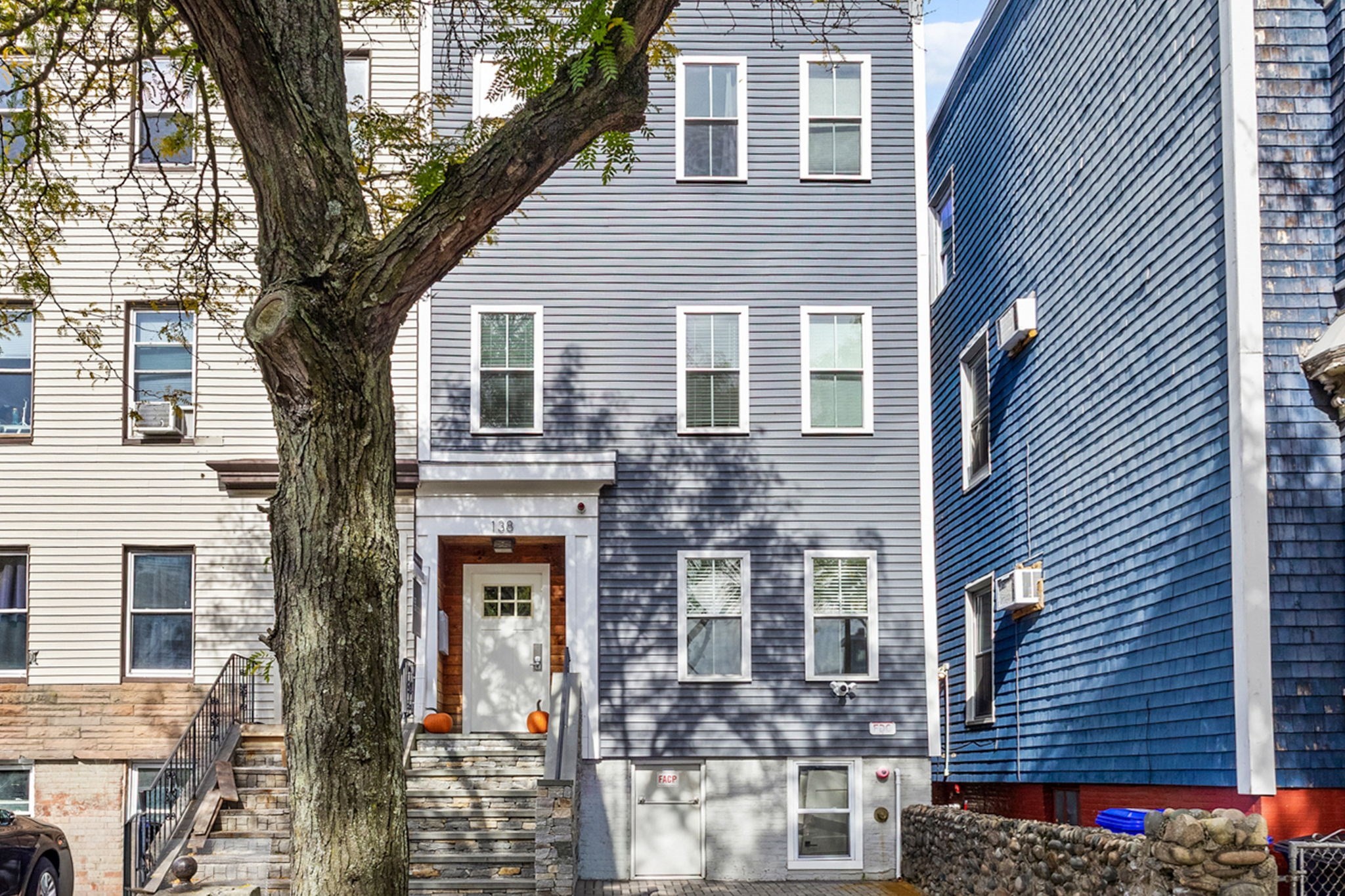138 Trenton #1 — photo