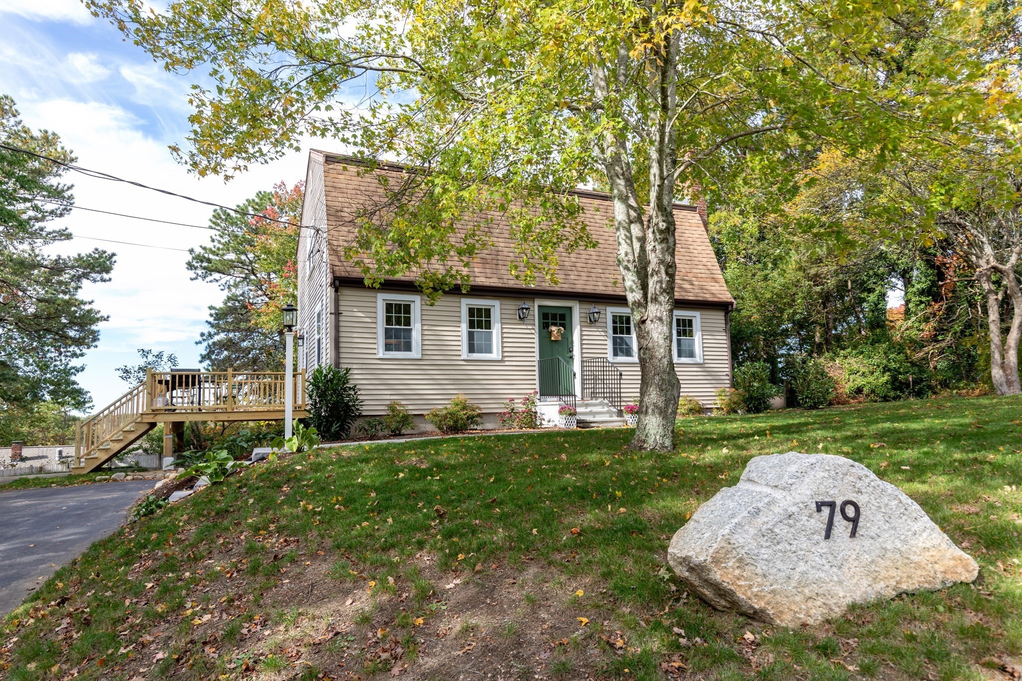 79 Colchester Dr — photo
