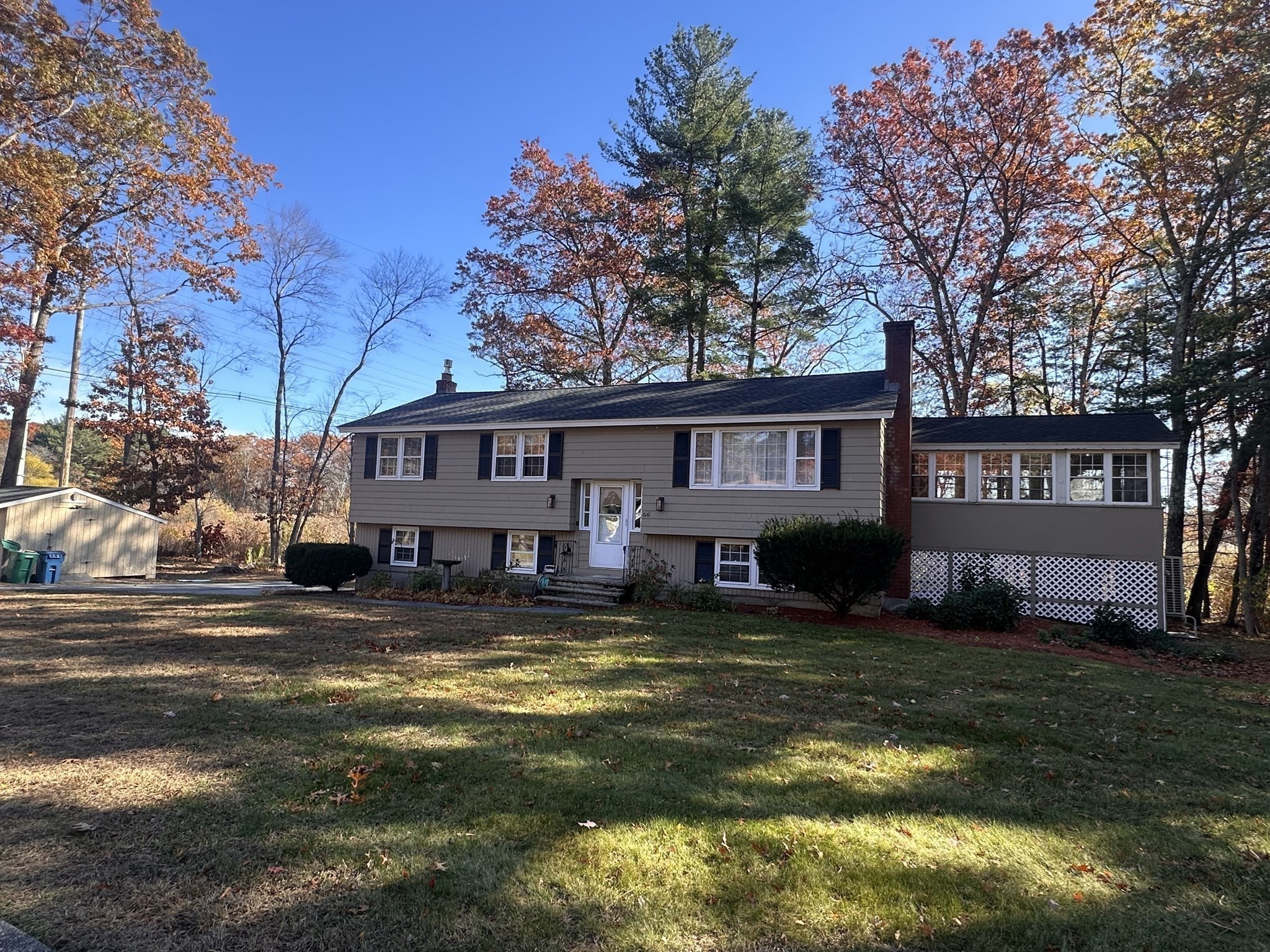 66 Buckingham Dr — photo