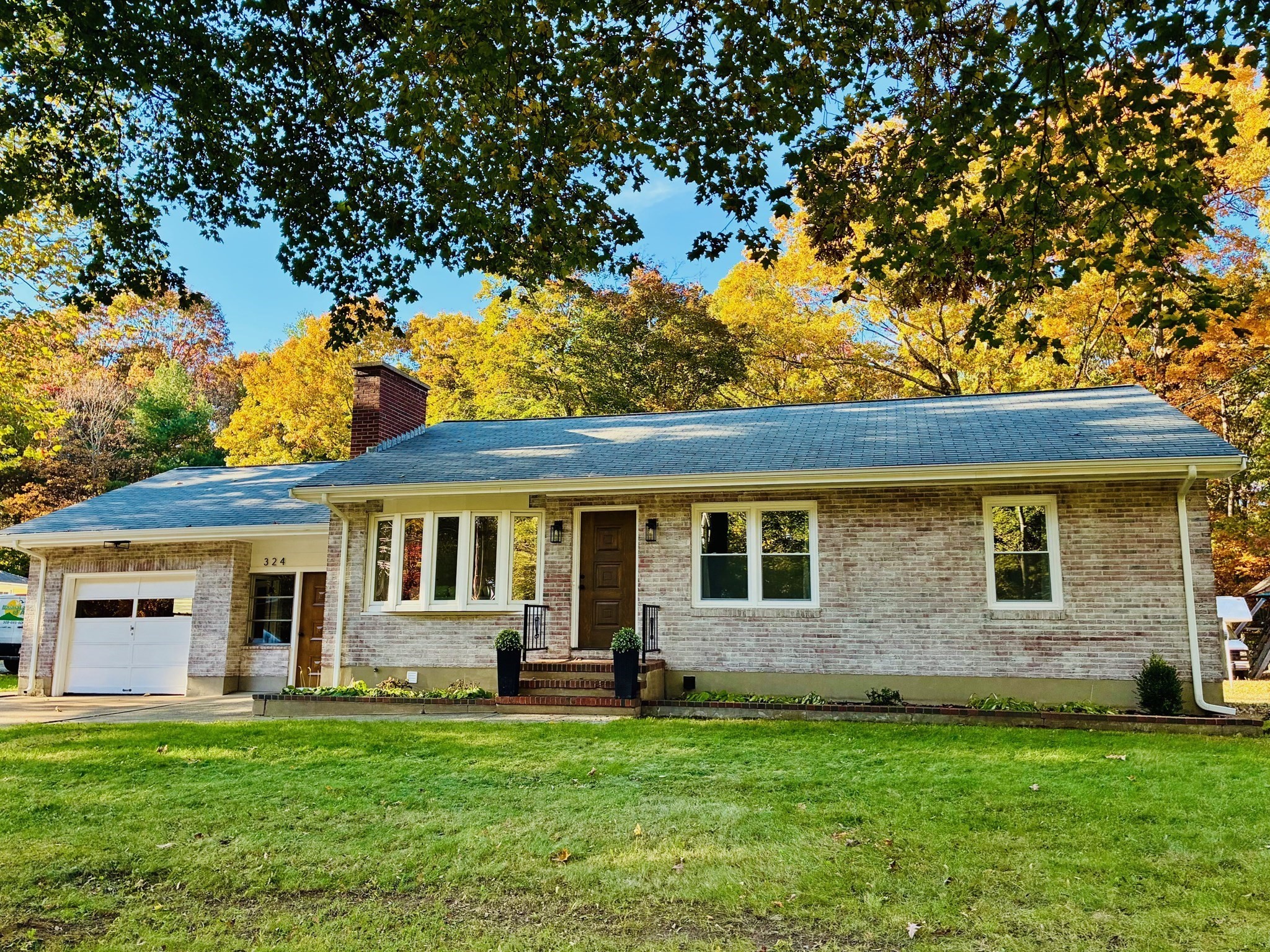 324 Pleasant Street — photo