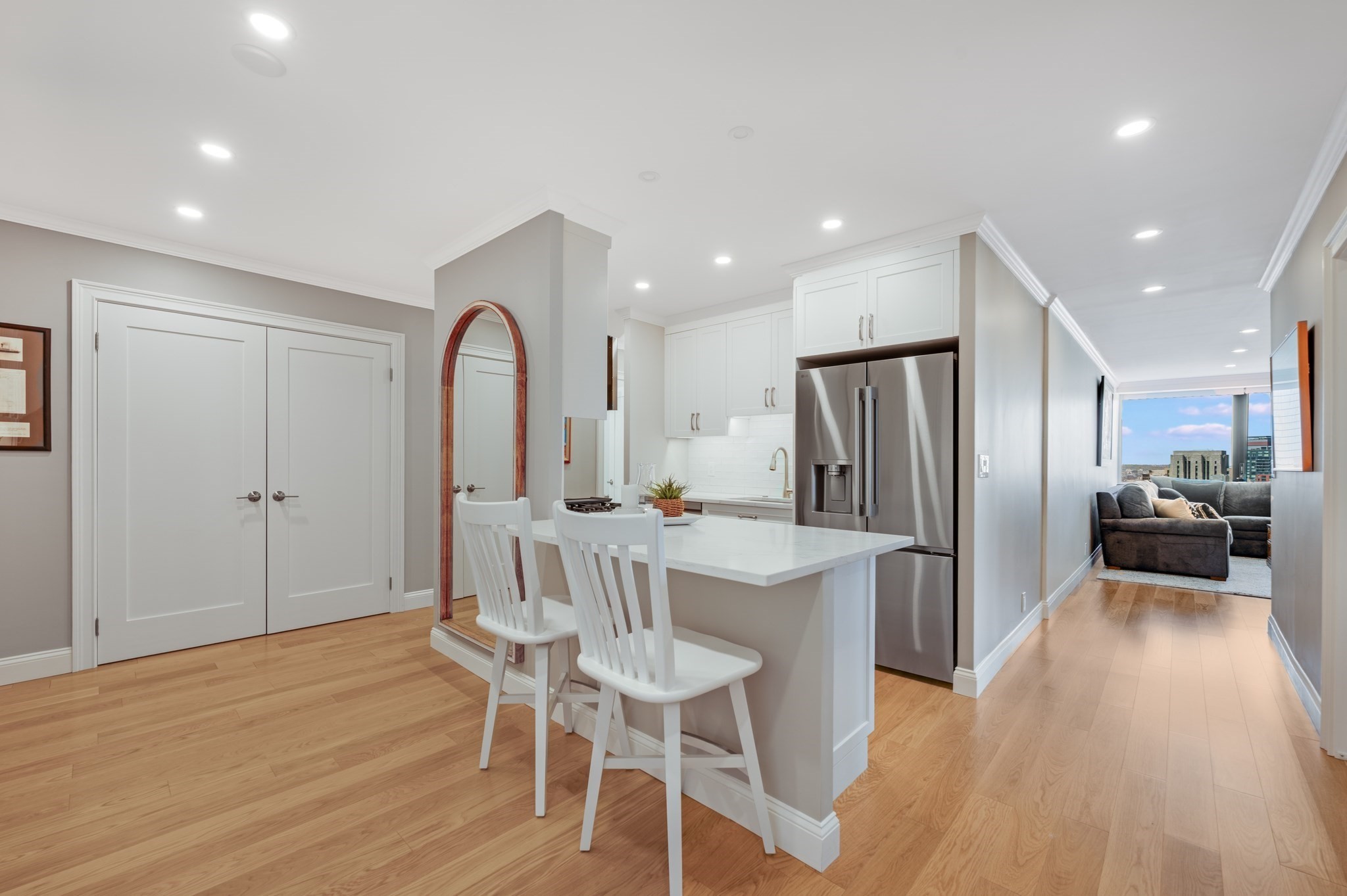 85 E India Row #34G — photo