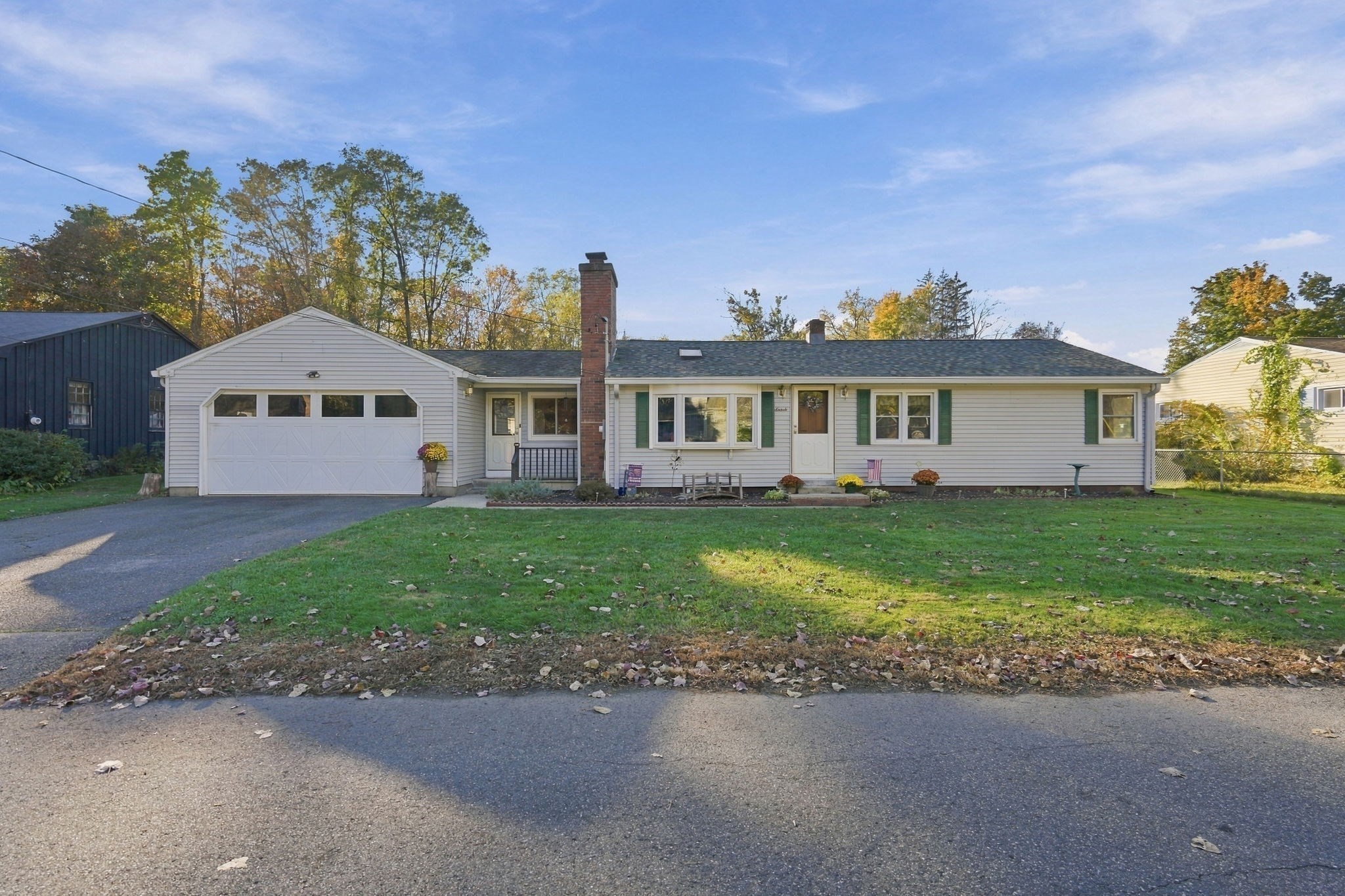 16 Clyde Ave — photo
