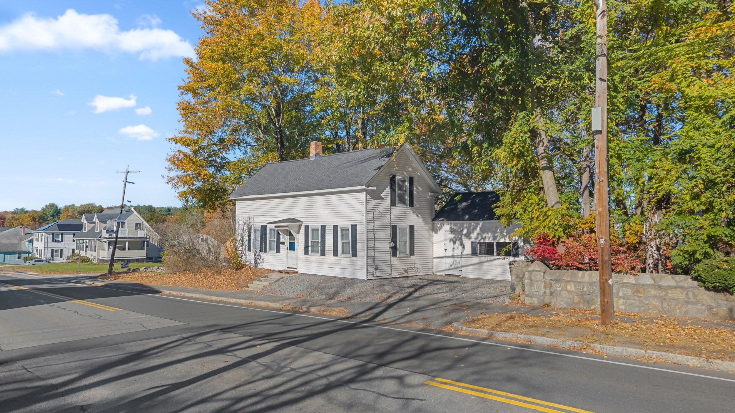 82 W Main St — photo
