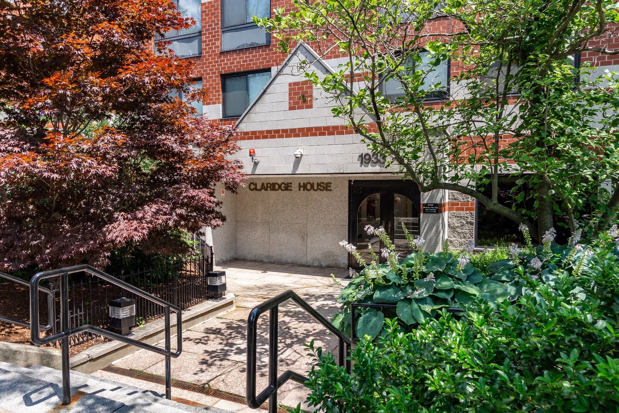 1933 Commonwealth Ave #604 — photo