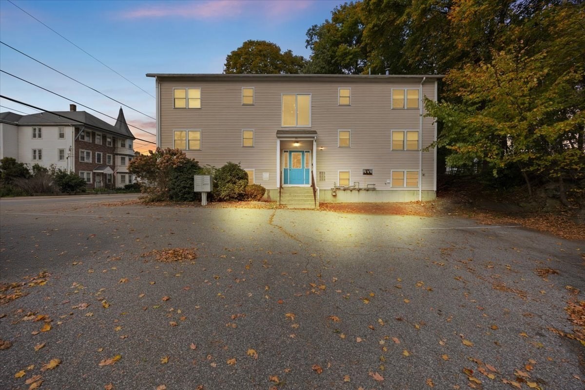 381 Old River Rd #4 — photo