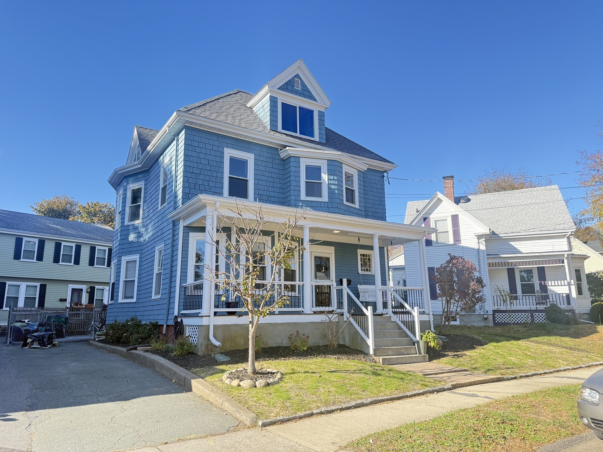 21 Lake View — photo