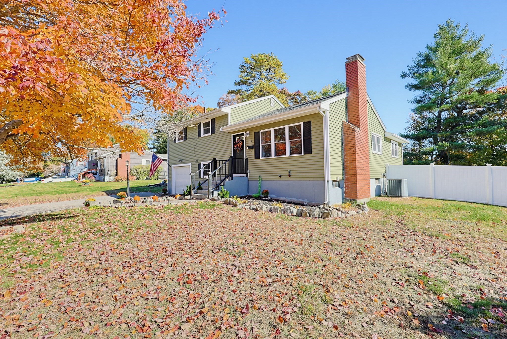 17 Arrowhead Road — photo