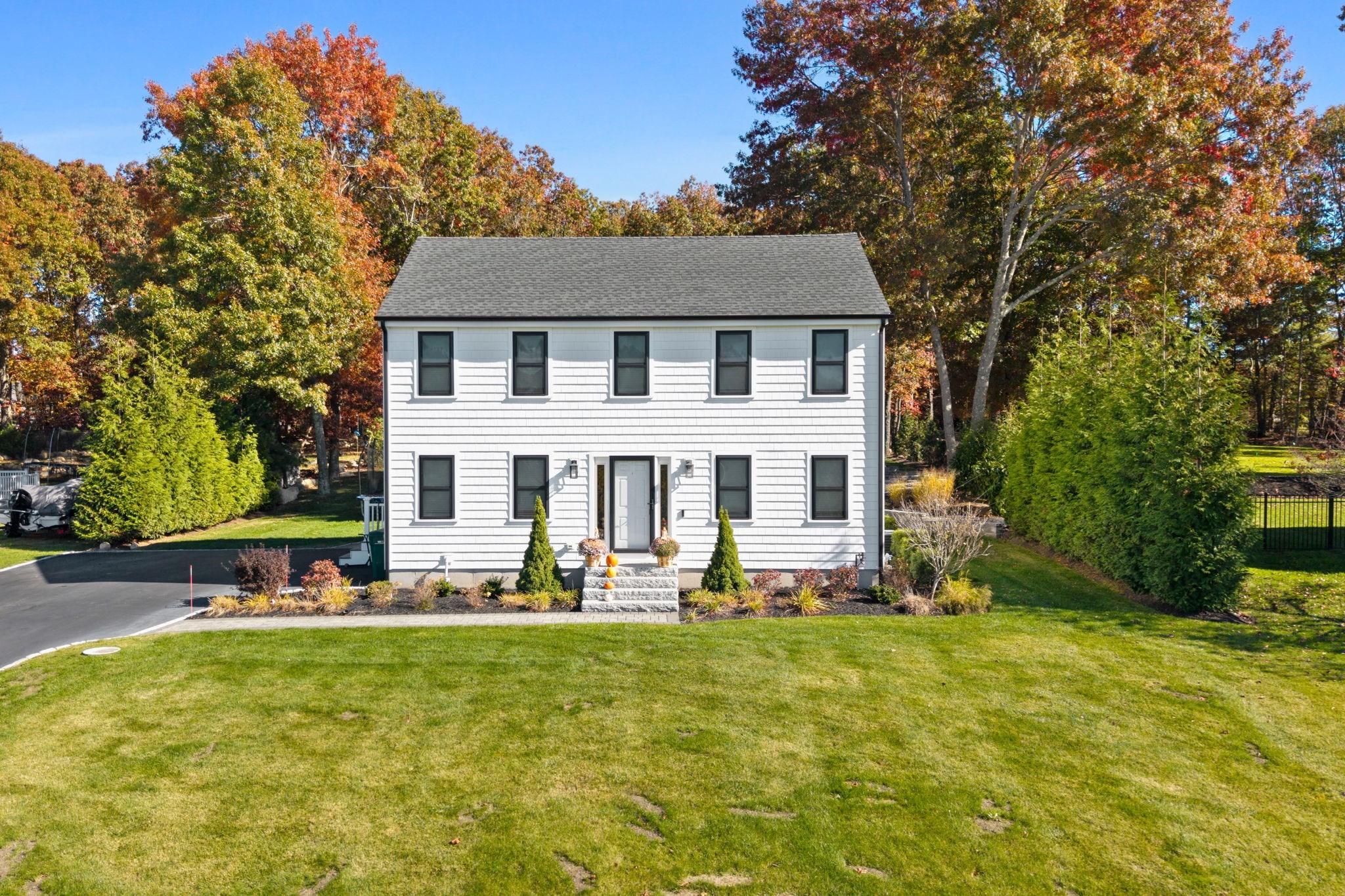 57 Elyse — photo