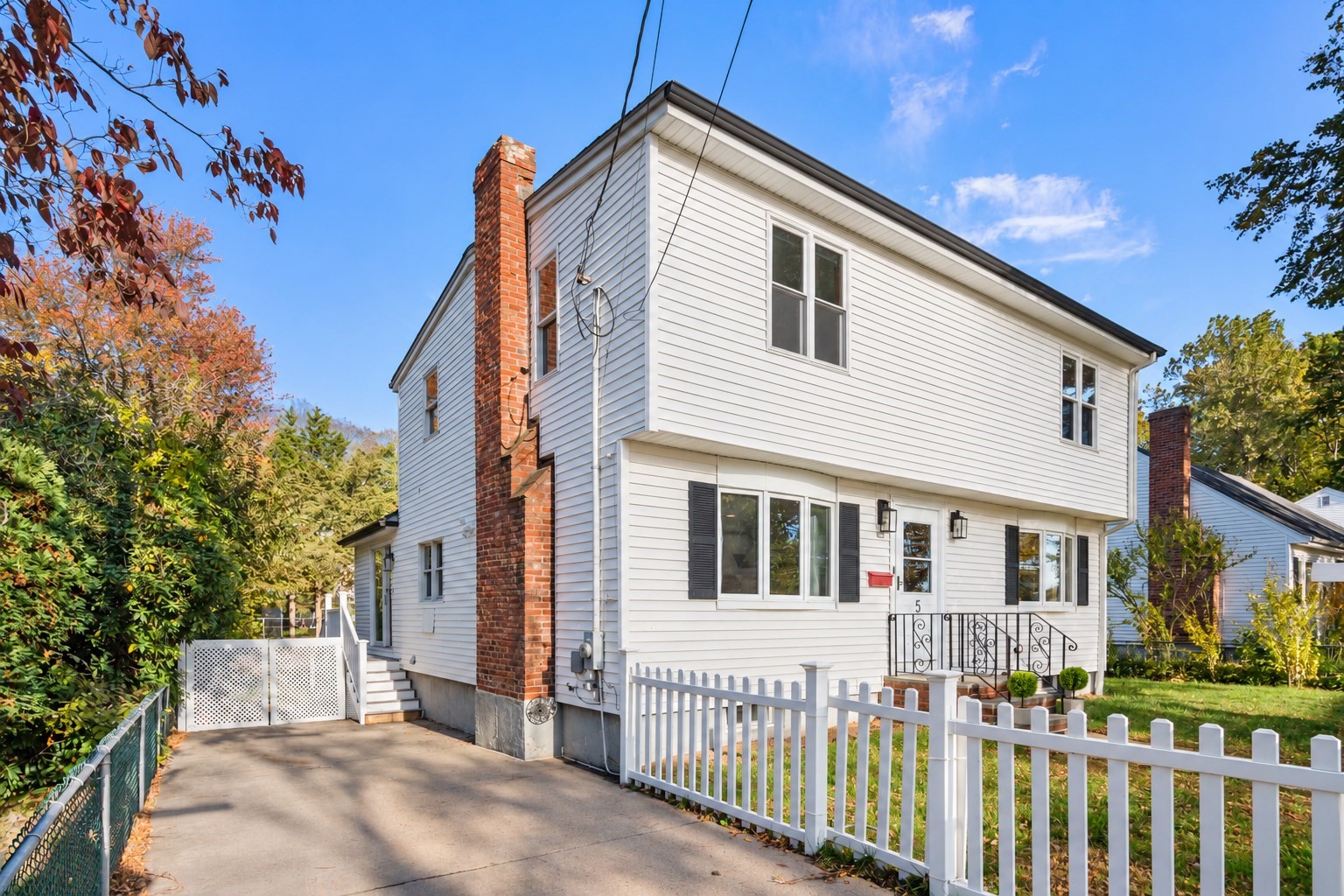 5 Dow Road — photo