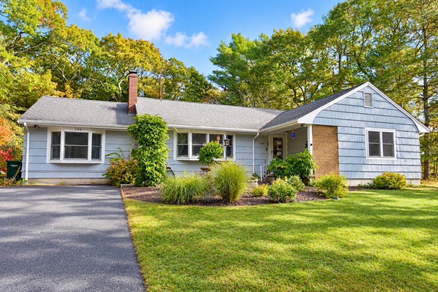 1104 Long Pond Rd — photo