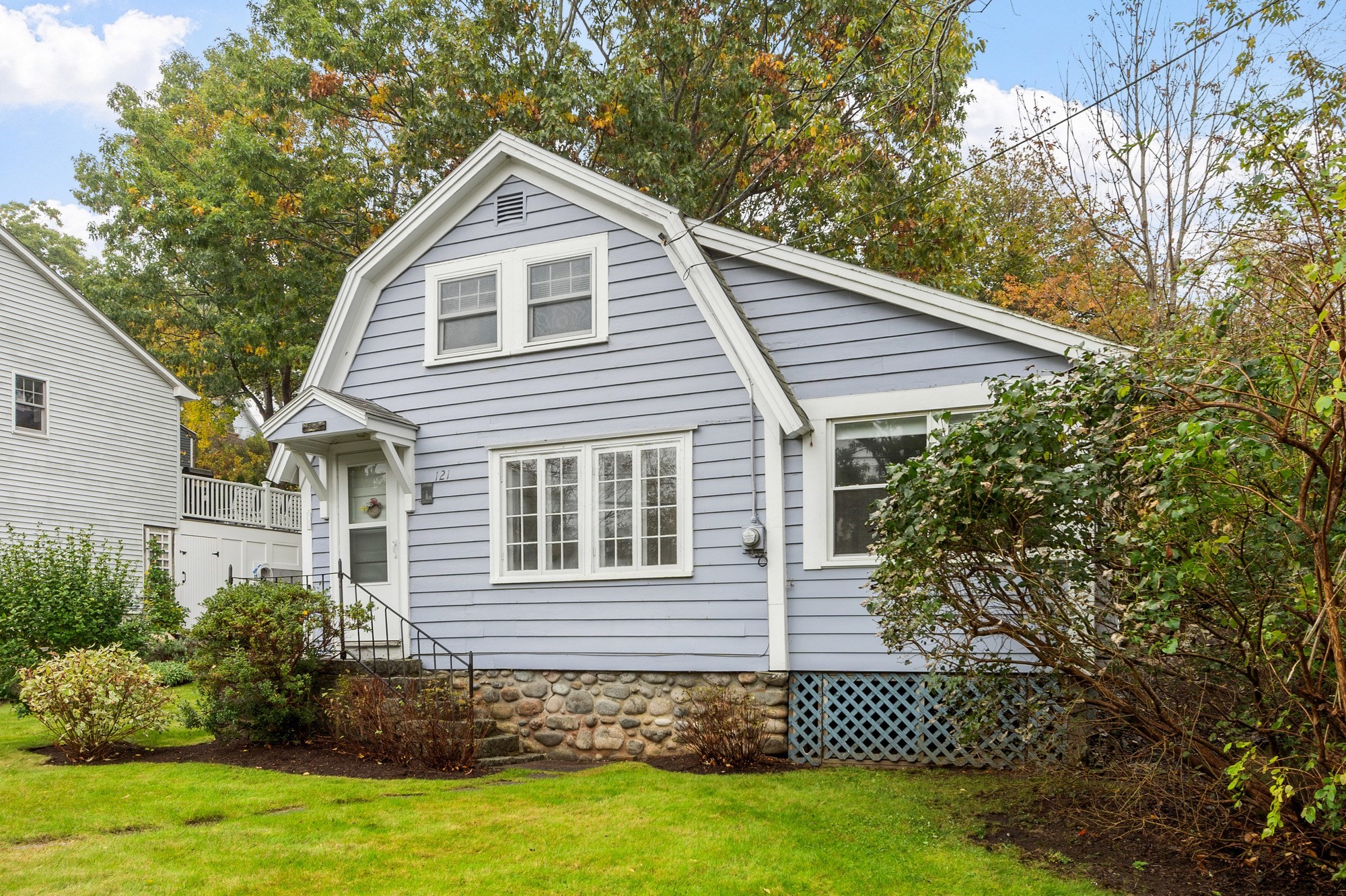 121 Thatcher Rd. — photo