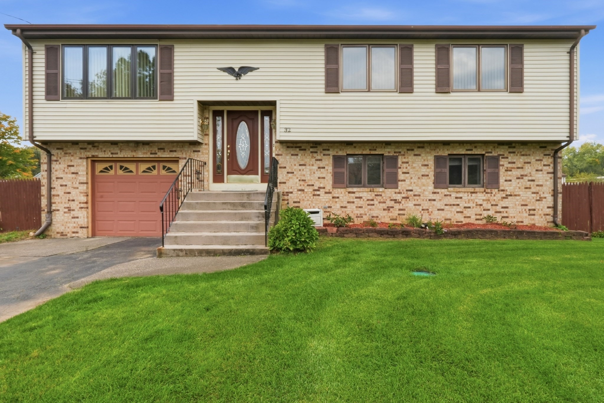 32 Clyde — photo