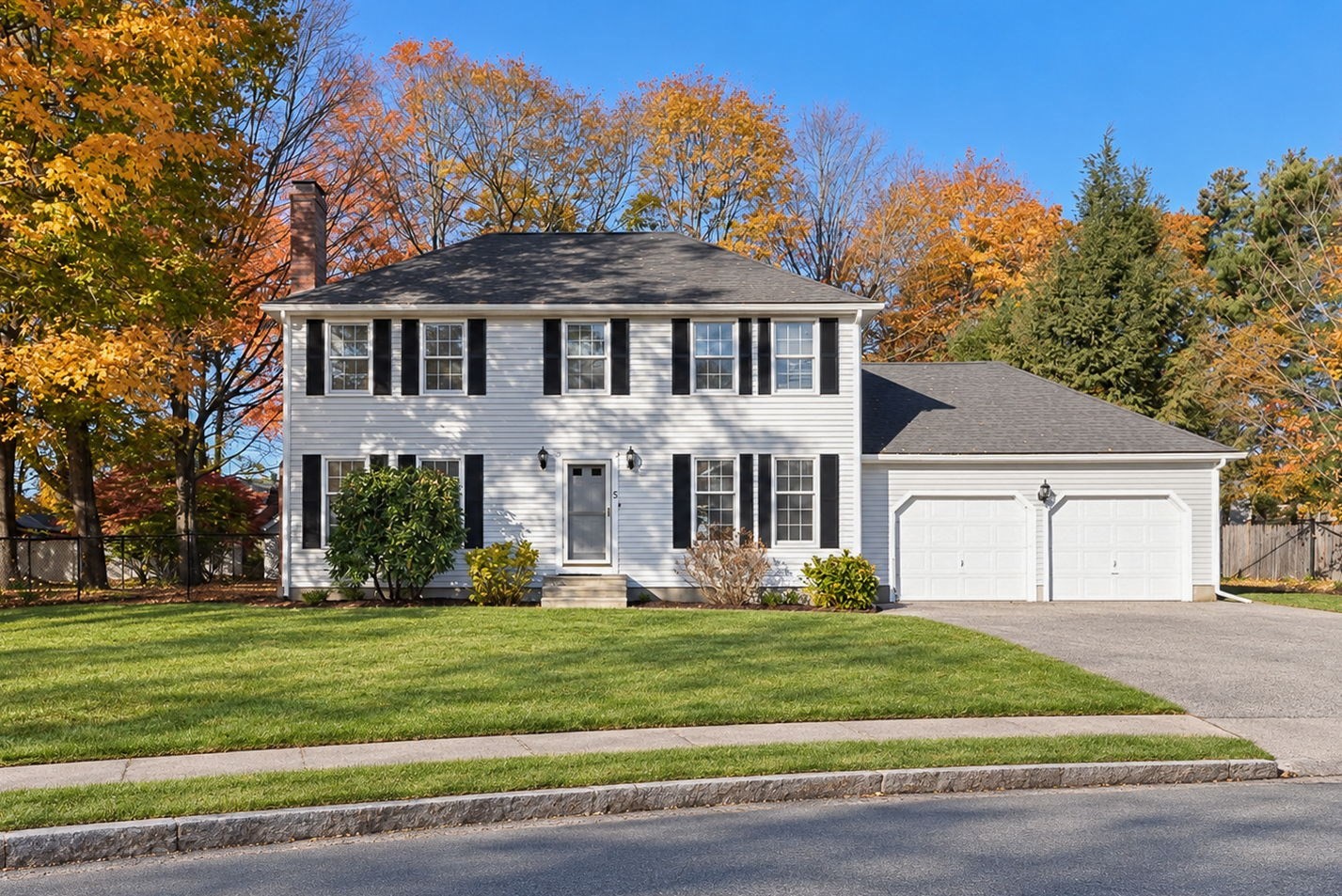 5 Barnes Circle — photo