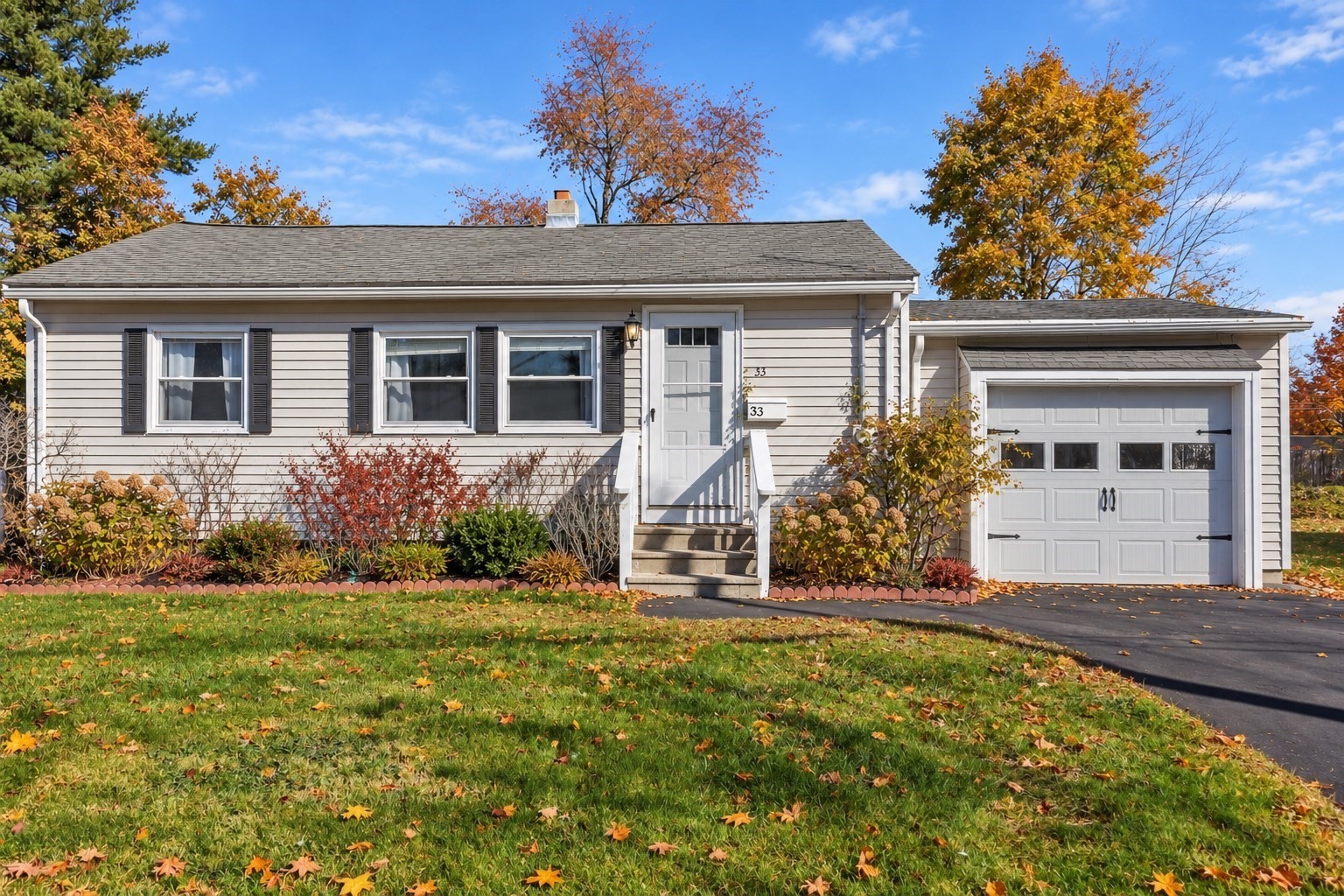 33 Markham Circle — photo