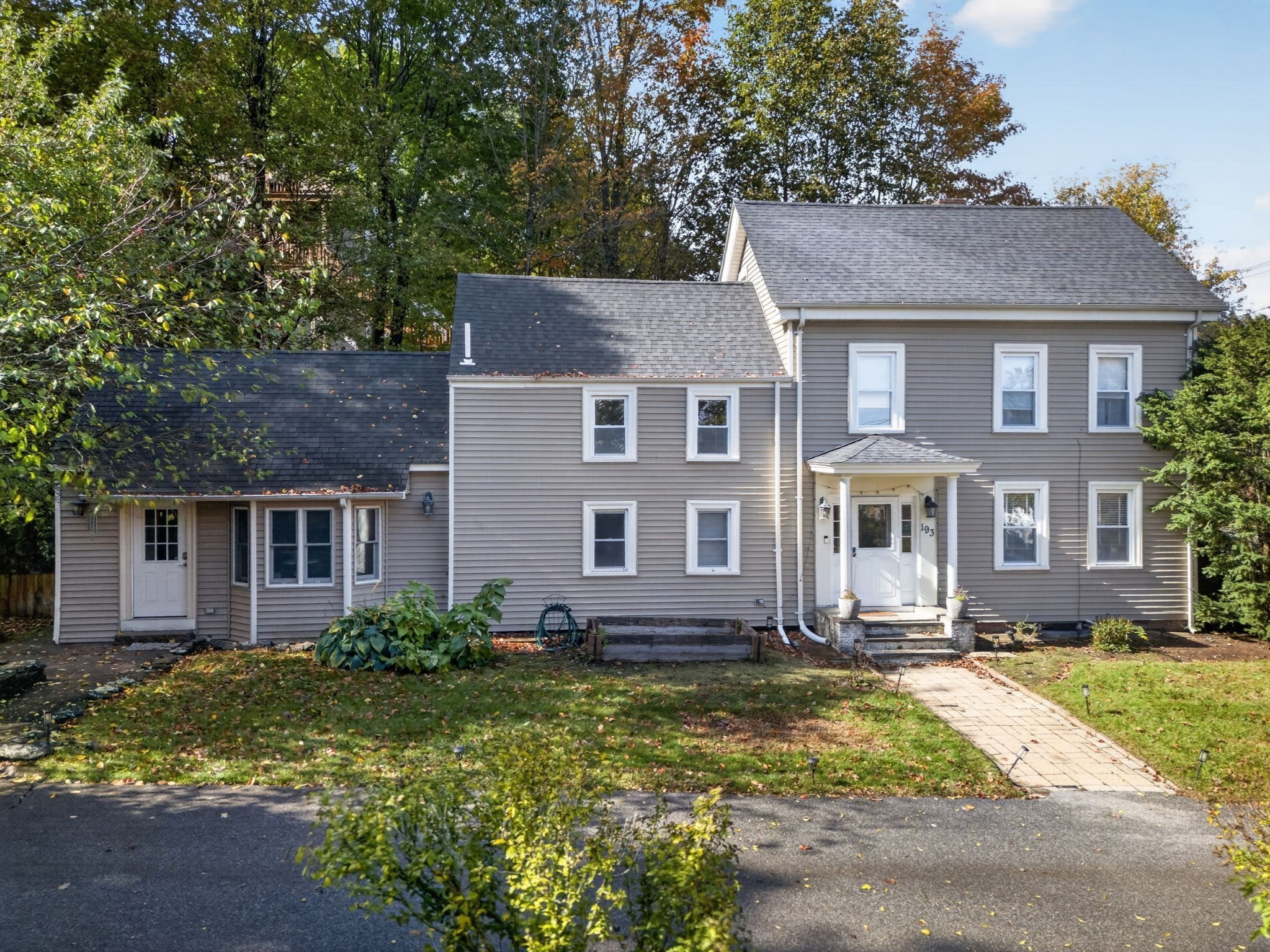 193 Salem — photo