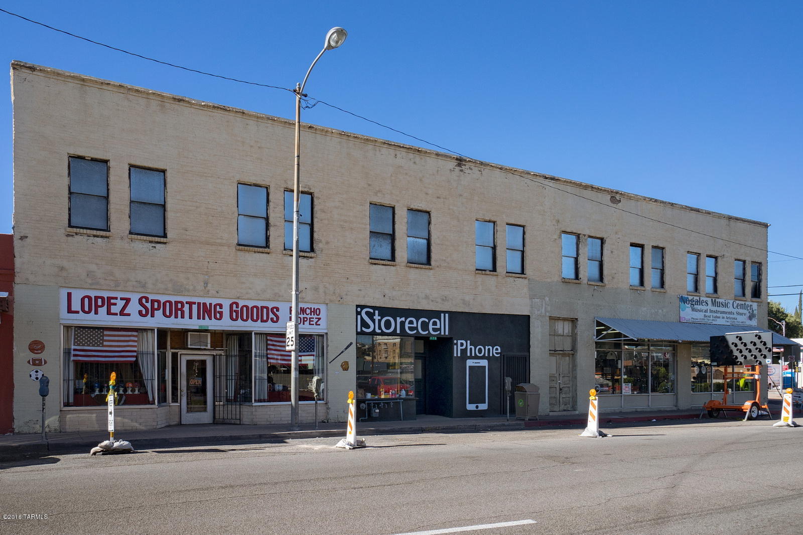 185 N Grand Avenue — photo