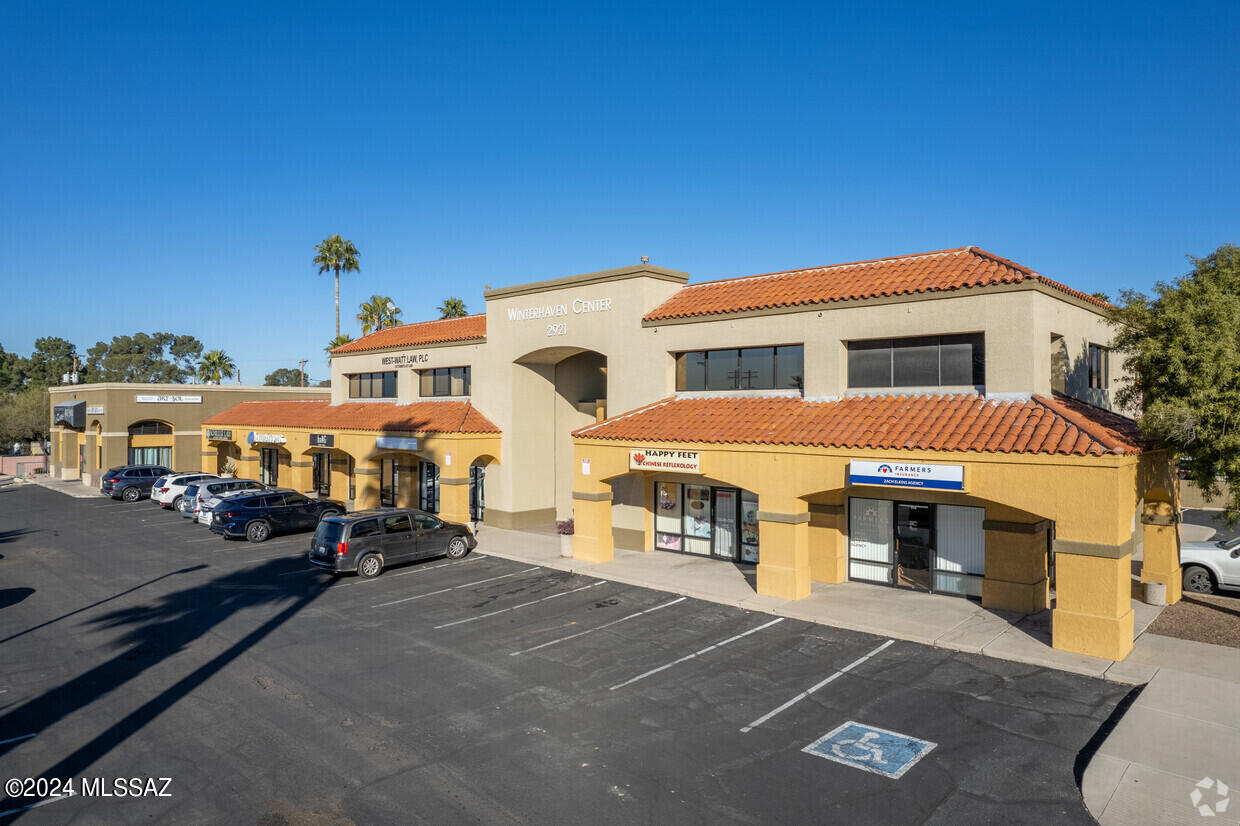 2921 E Fort Lowell Road 111 — photo