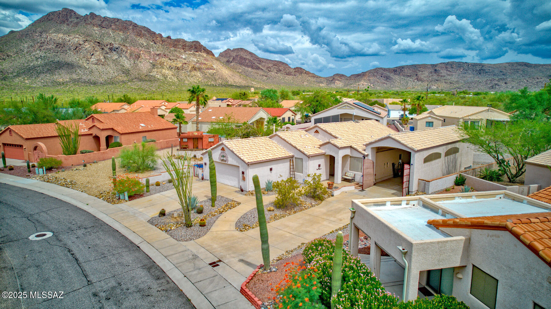 2713 S Desert Hawk Place — photo