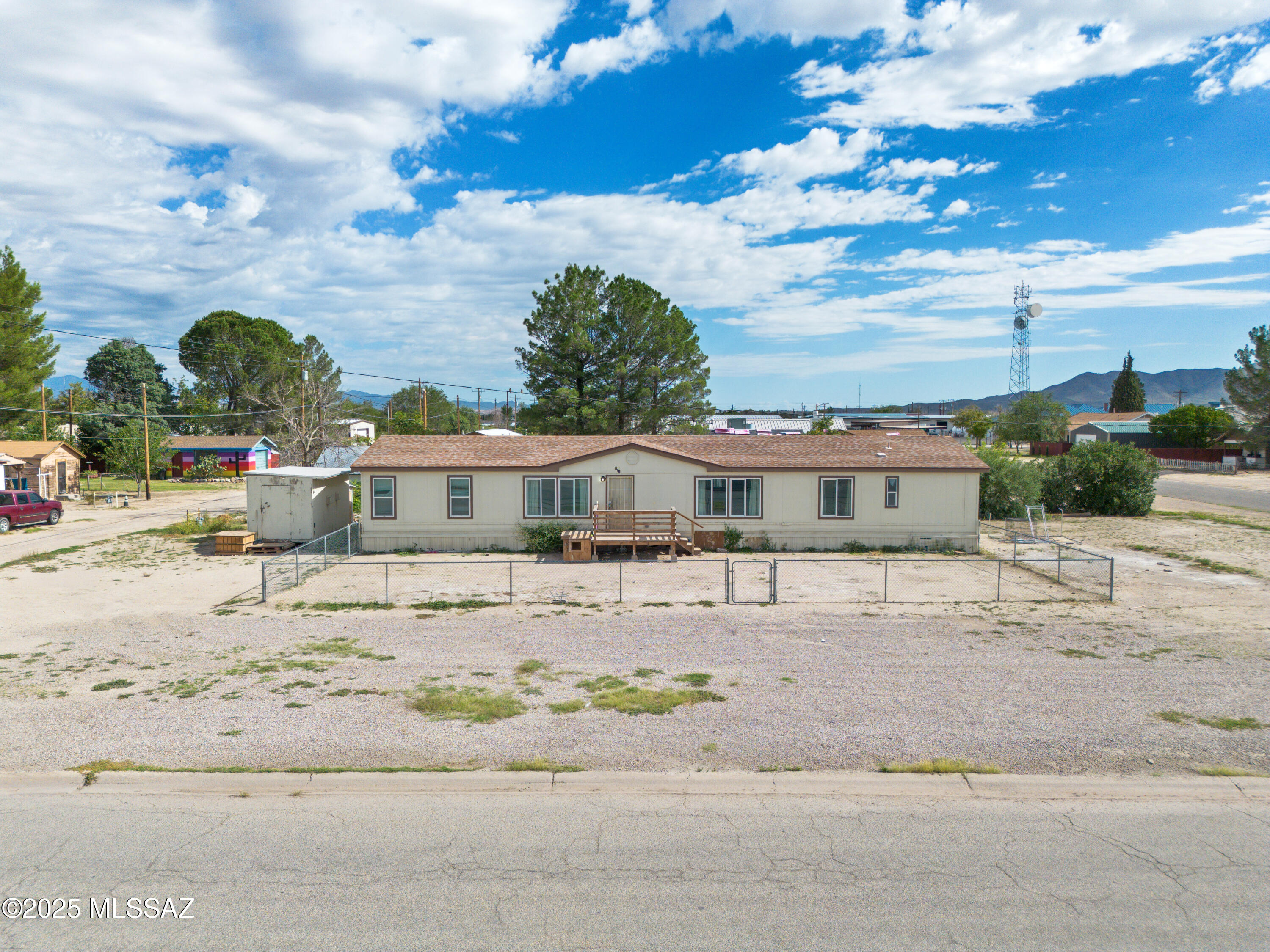 221 W Stewart Street — photo