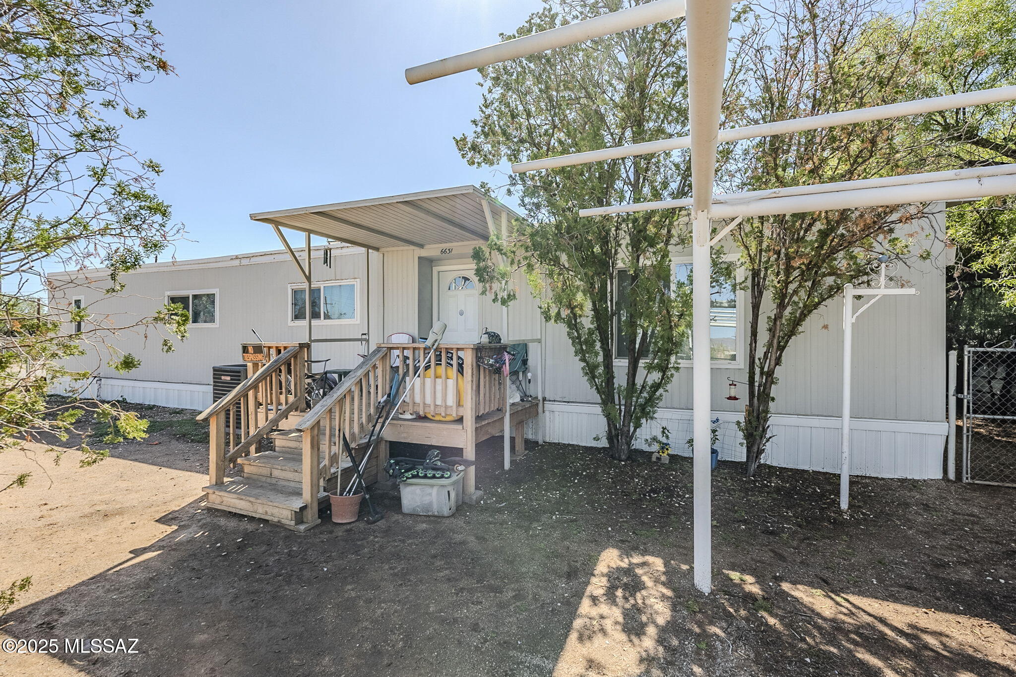 6631 W Lazy H — photo
