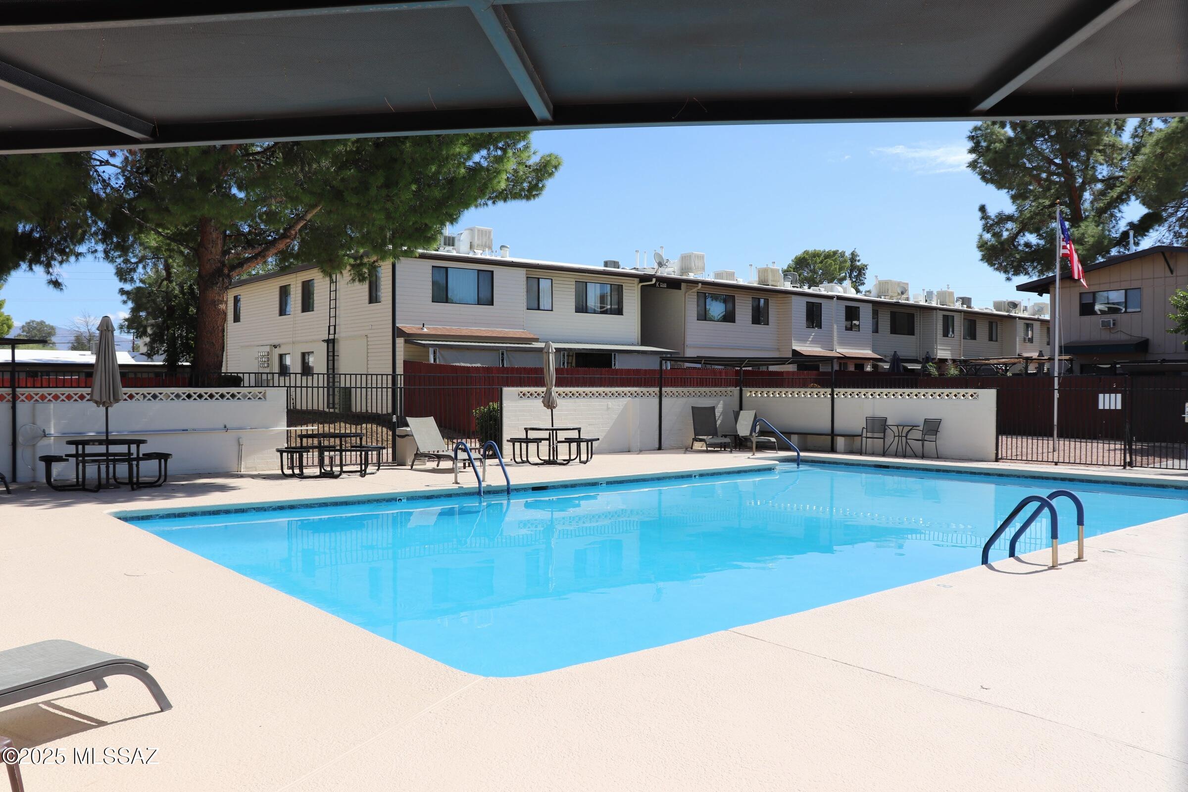 1318 S Avenida Polar F-110 — photo
