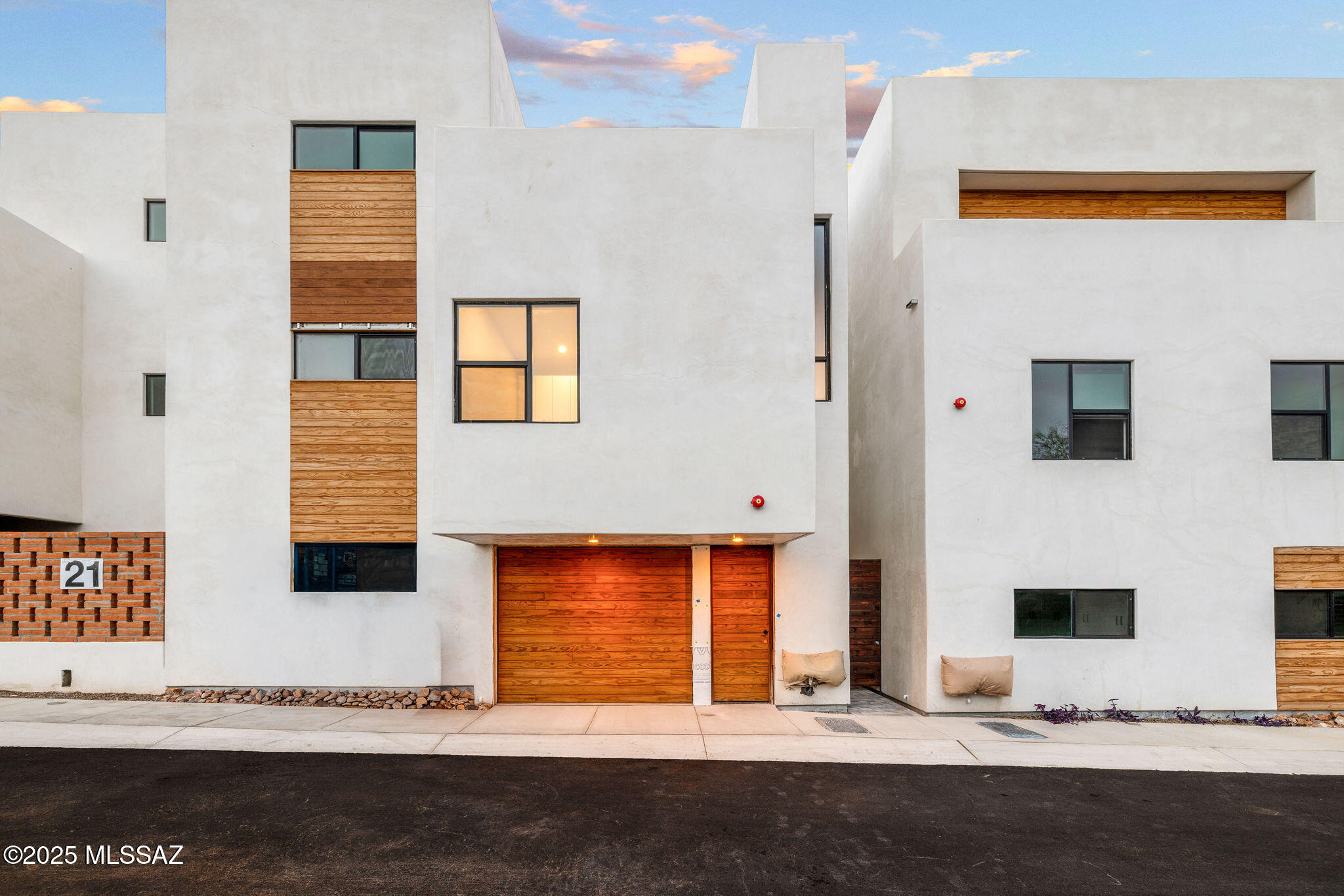 25 W Lalo Way — photo