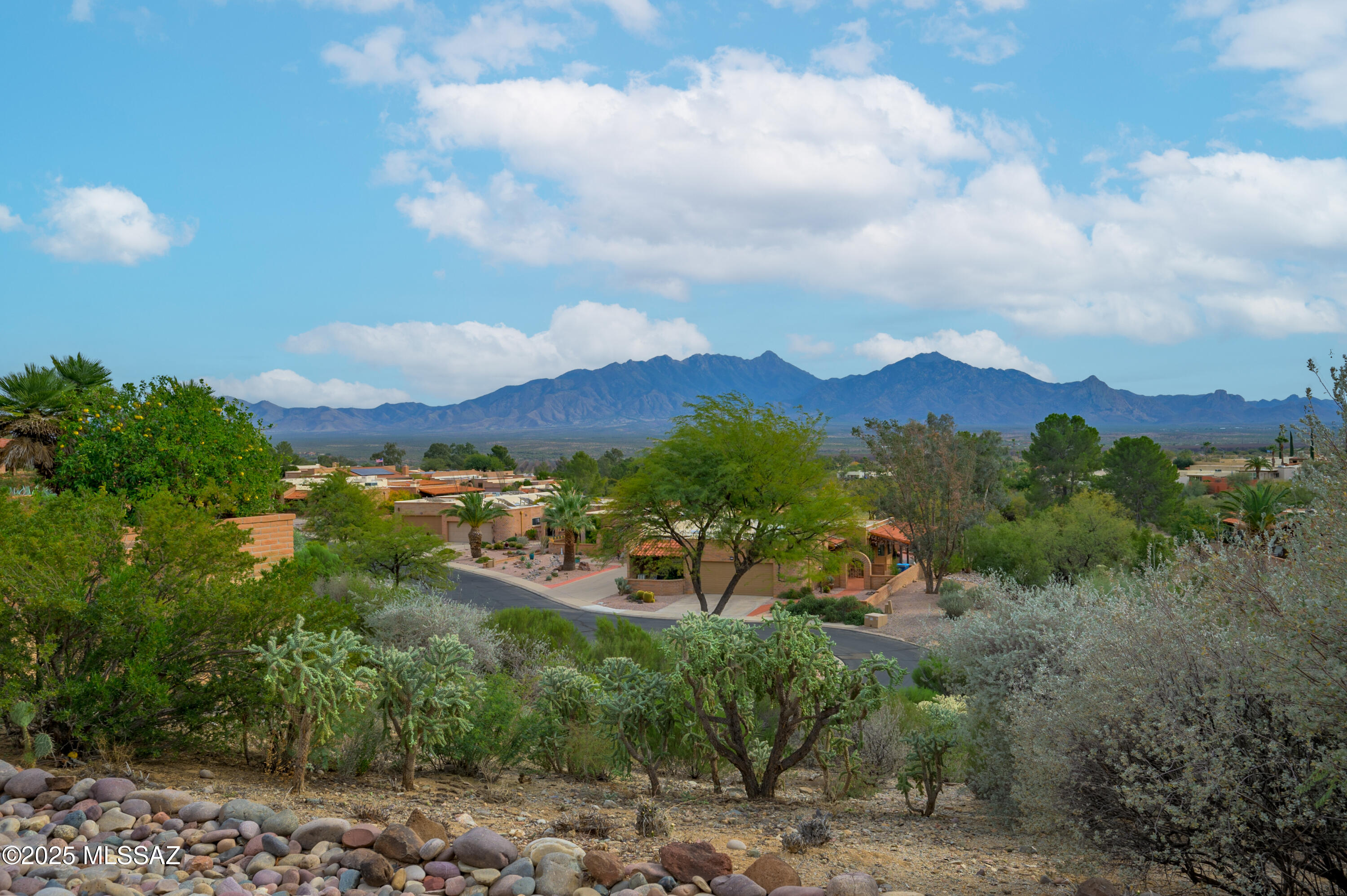 937 W Desert Hills Drive — photo
