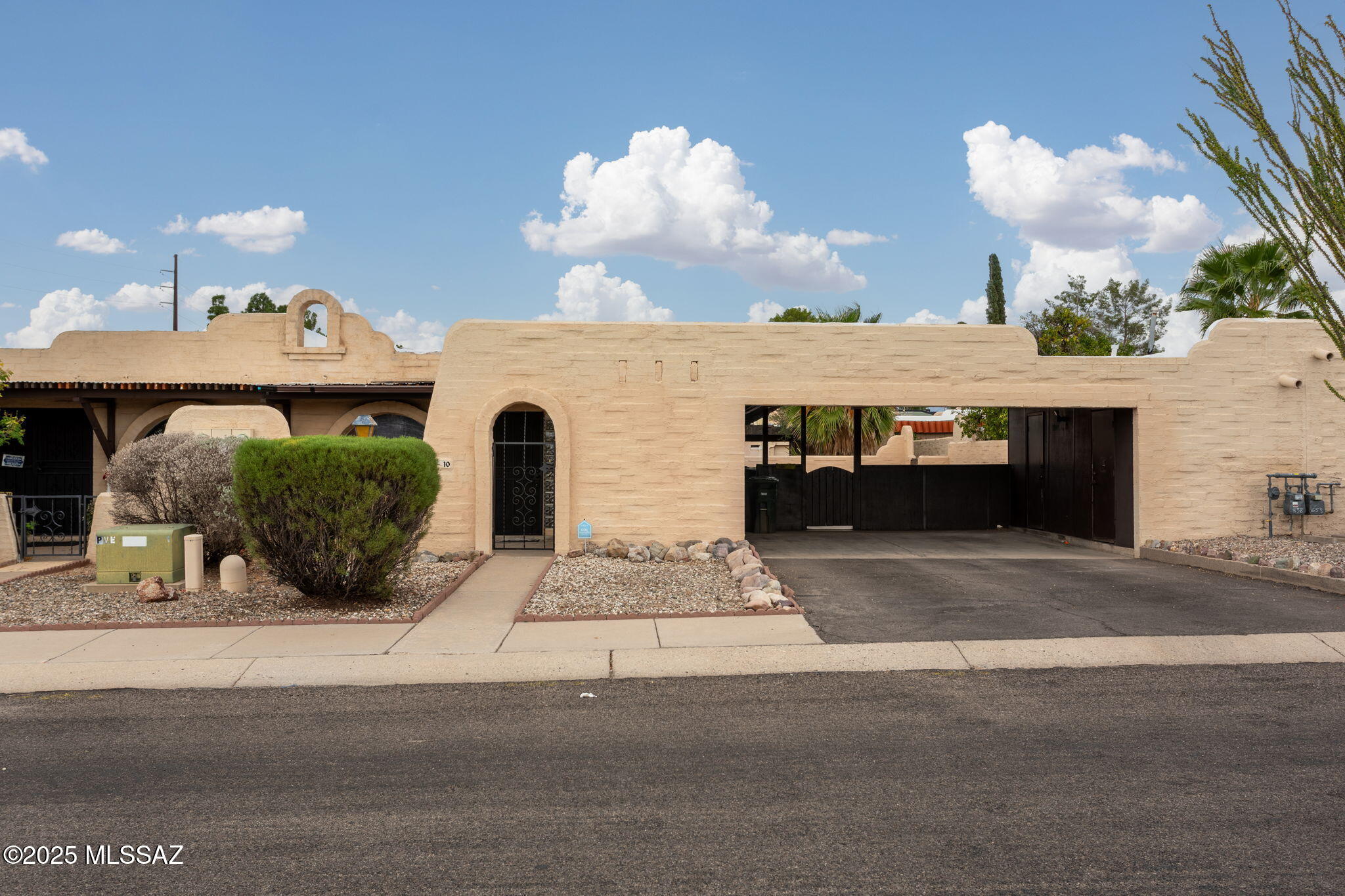 285 S Kolb Road 10 — photo