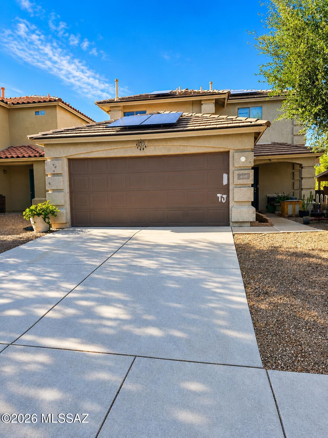 660 W Desert Blossom Drive — photo