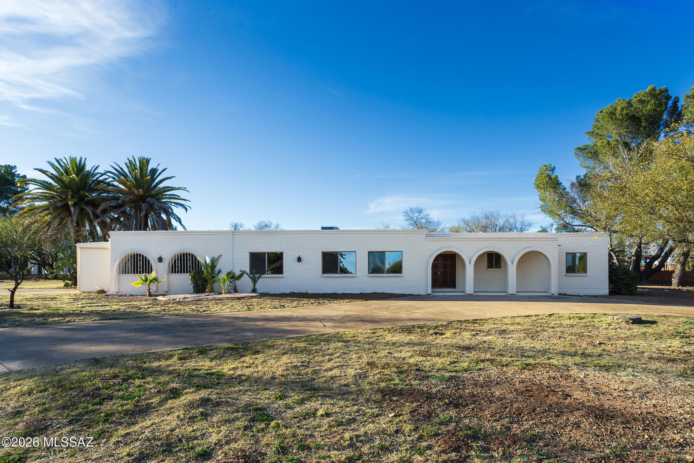 1714 W Meadow Hills Drive — photo